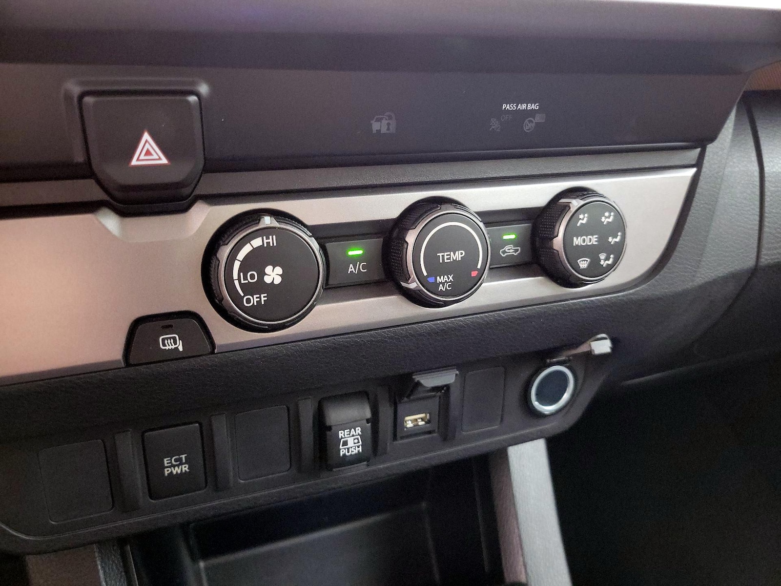 2020 Toyota Tacoma SR5 - Photo 17
