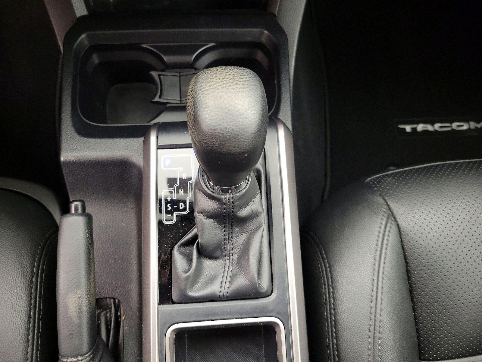 2020 Toyota Tacoma SR5 - Photo 18