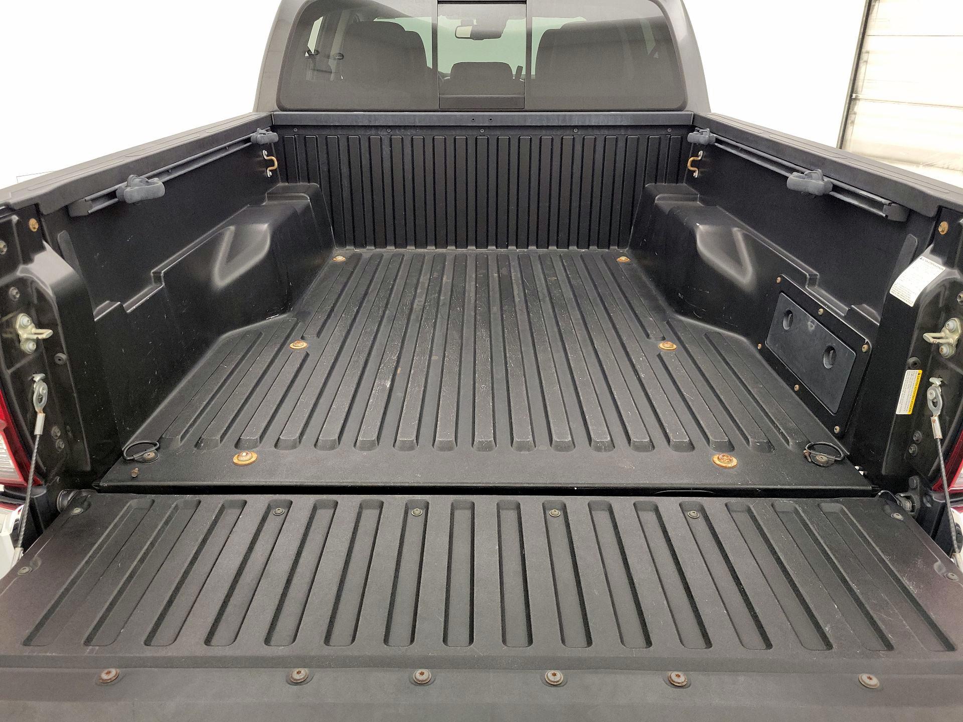 Thumbnail: 2020 Toyota Tacoma - 20