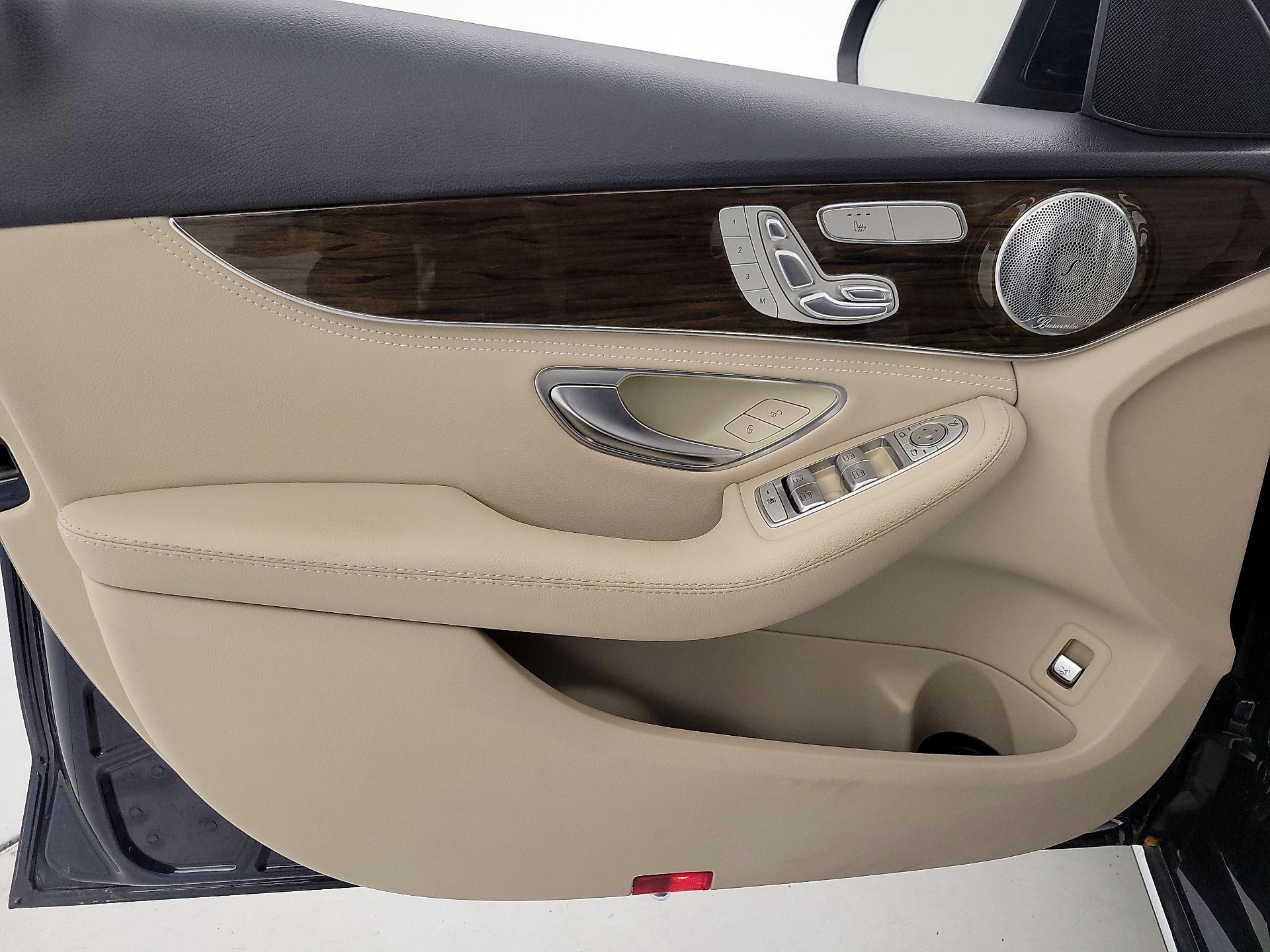 Thumbnail: 2015 Mercedes-Benz C-Class - 12