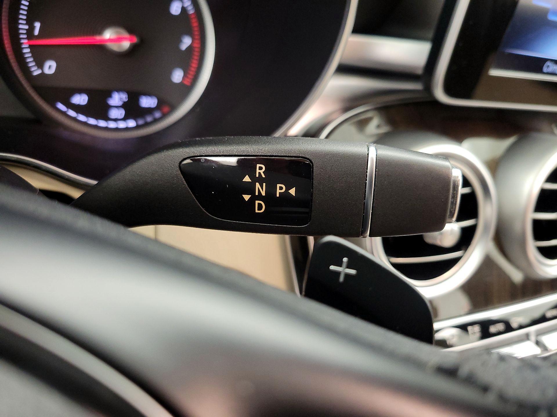 Thumbnail: 2015 Mercedes-Benz C-Class - 18