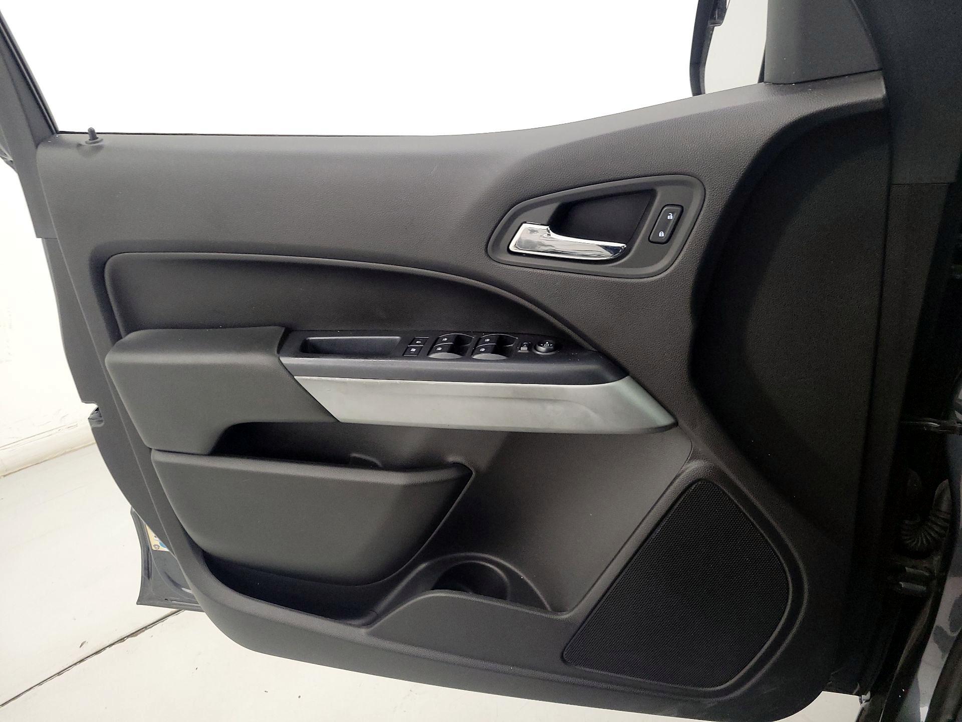 Thumbnail: 2016 Chevrolet Colorado - 12
