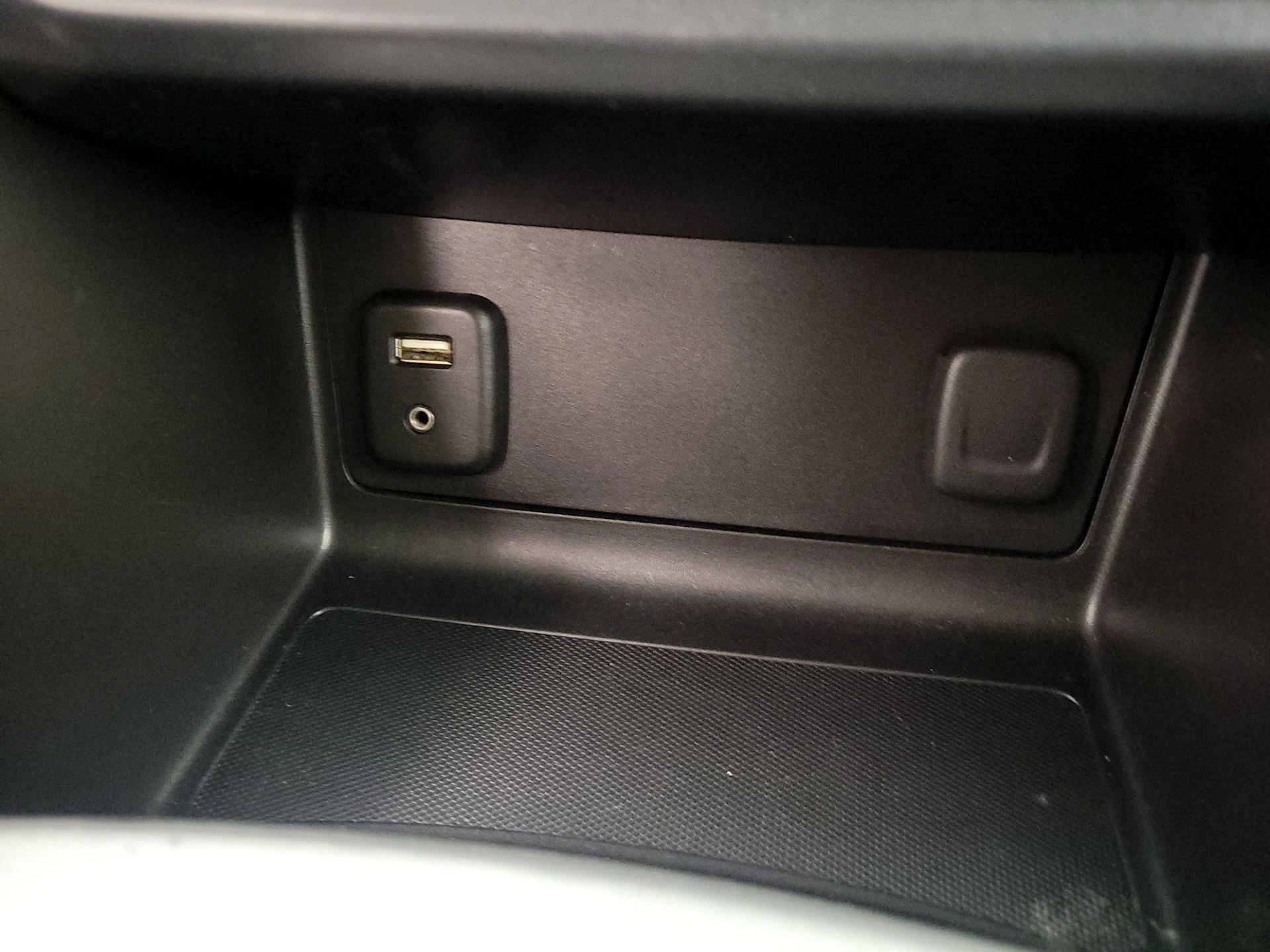 Thumbnail: 2016 Chevrolet Colorado - 18