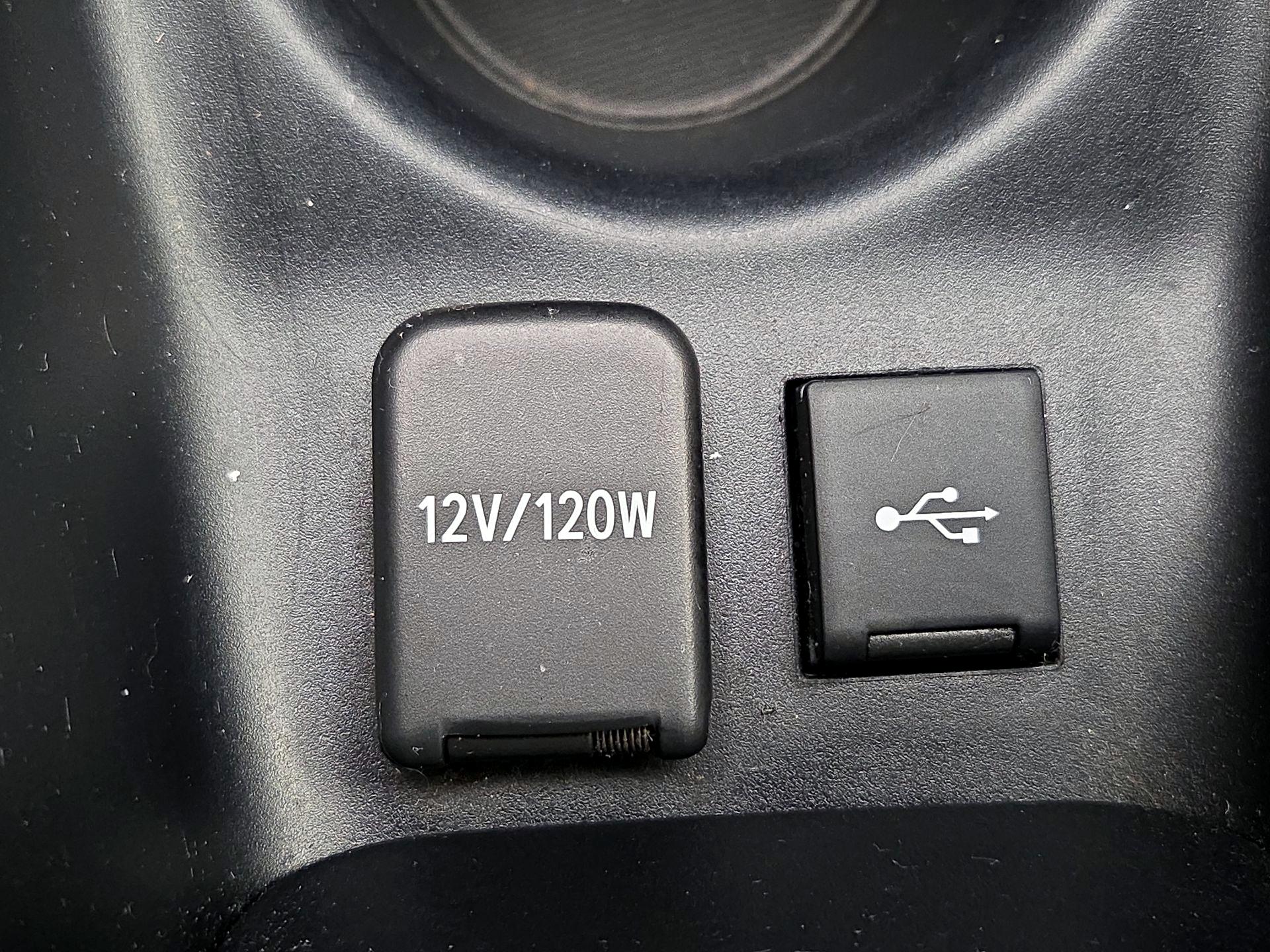 Thumbnail: 2021 Toyota Prius - 18
