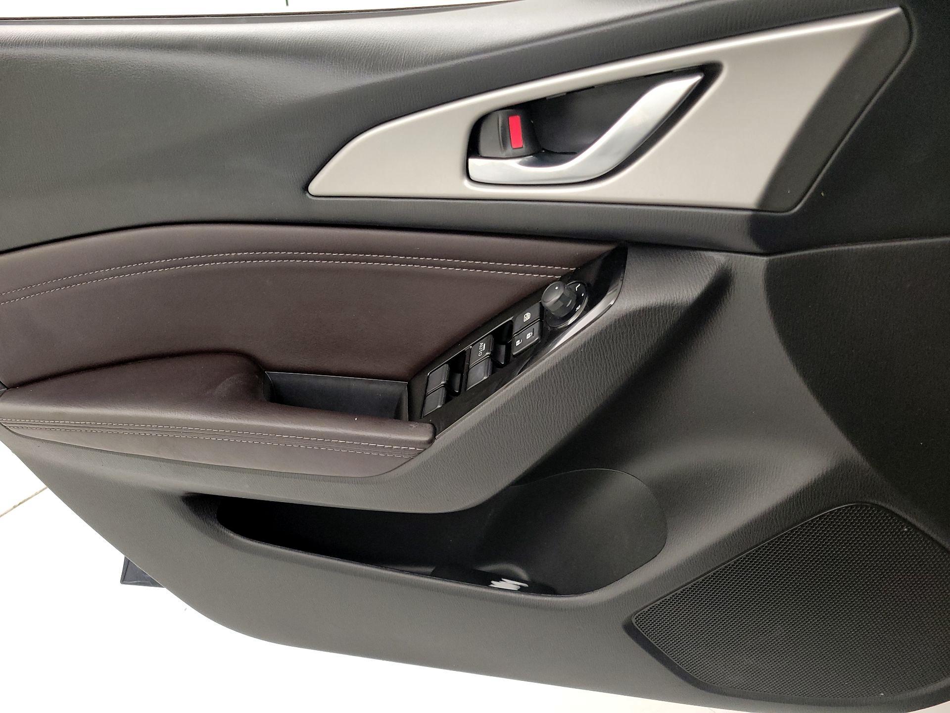 Thumbnail: 2018 Mazda Mazda3 - 12