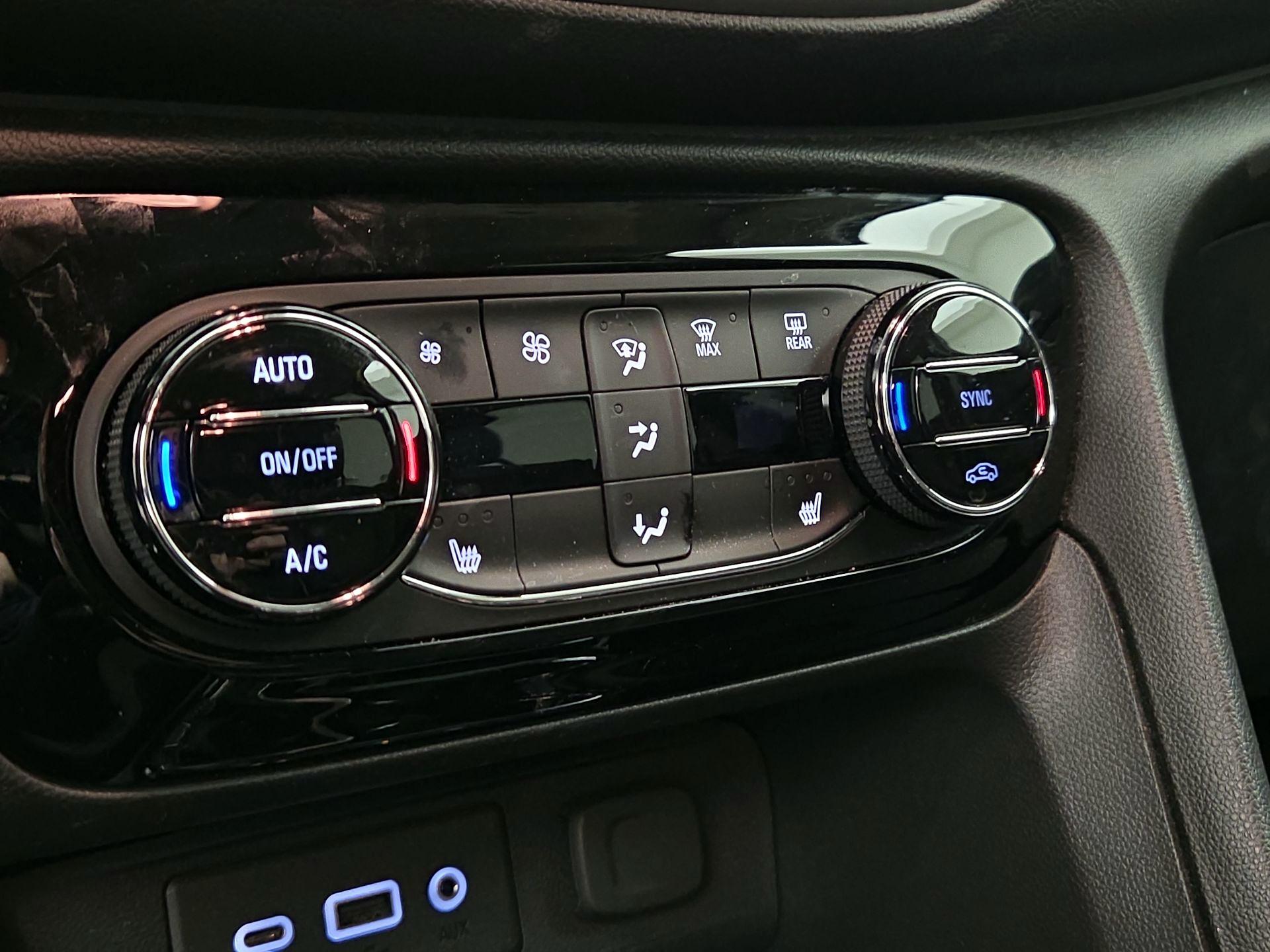 Thumbnail: 2020 Buick Encore GX - 14