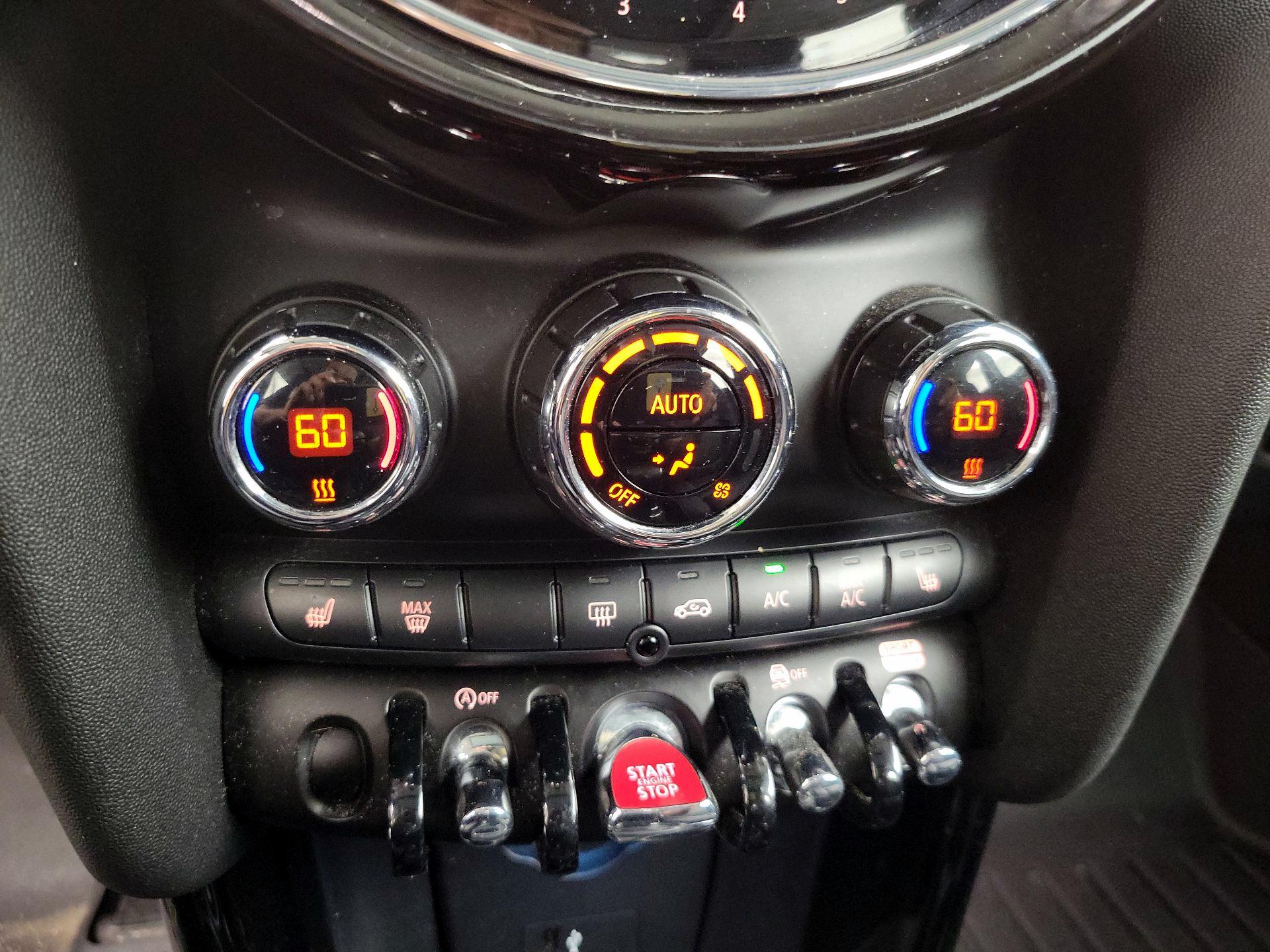 Thumbnail: 2022 MINI Cooper Hardtop - 16