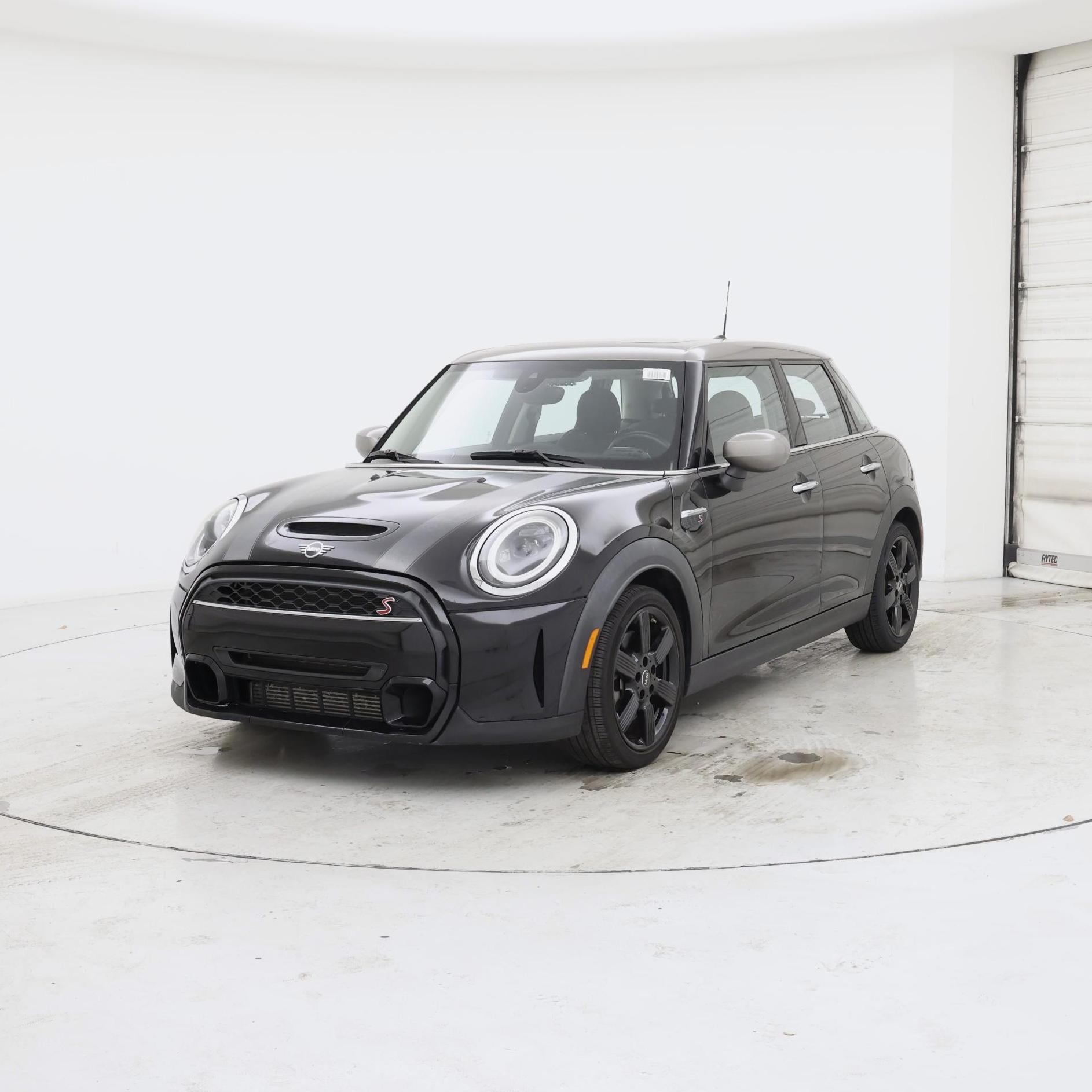 Thumbnail: 2022 MINI Cooper Hardtop - 4