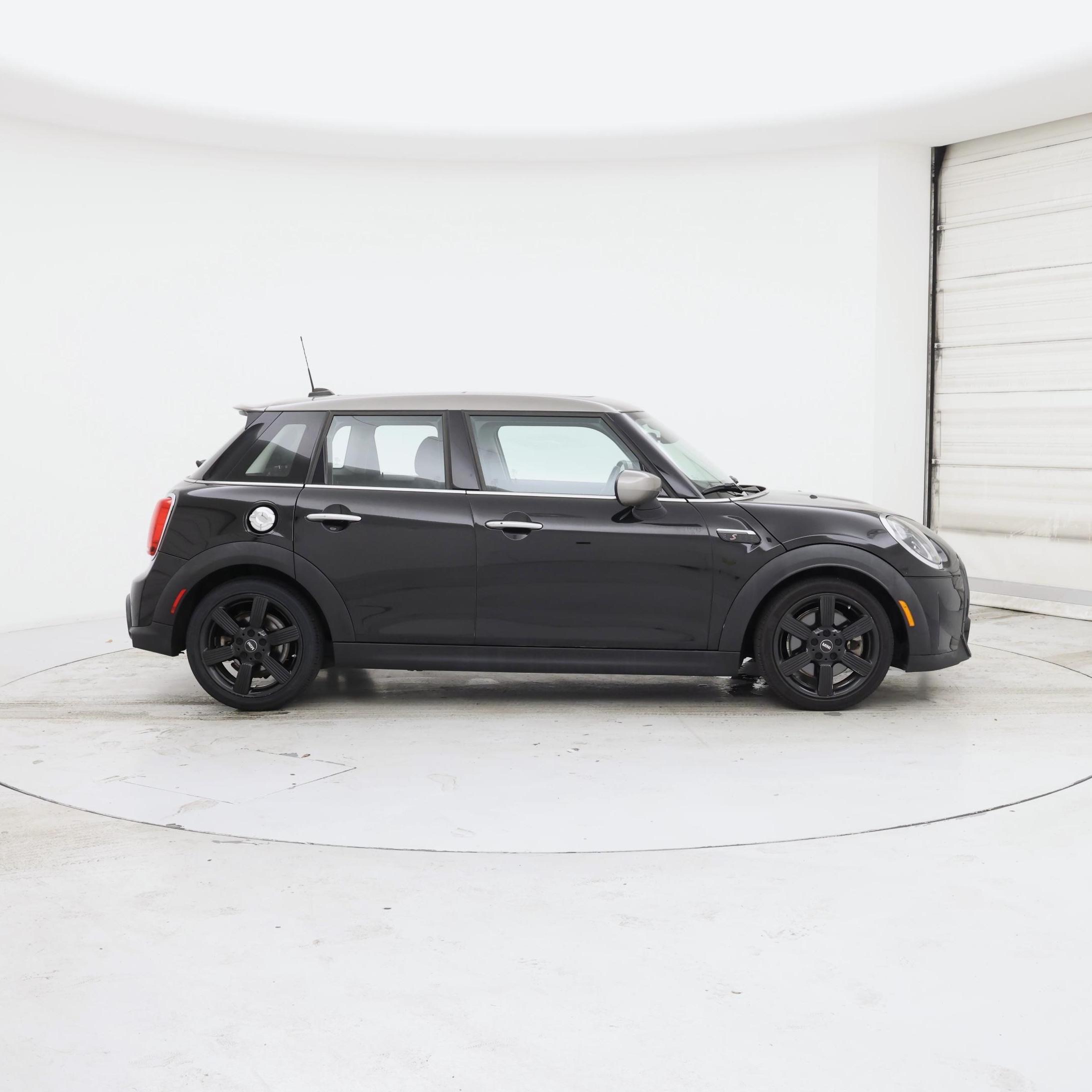 Thumbnail: 2022 MINI Cooper Hardtop - 7