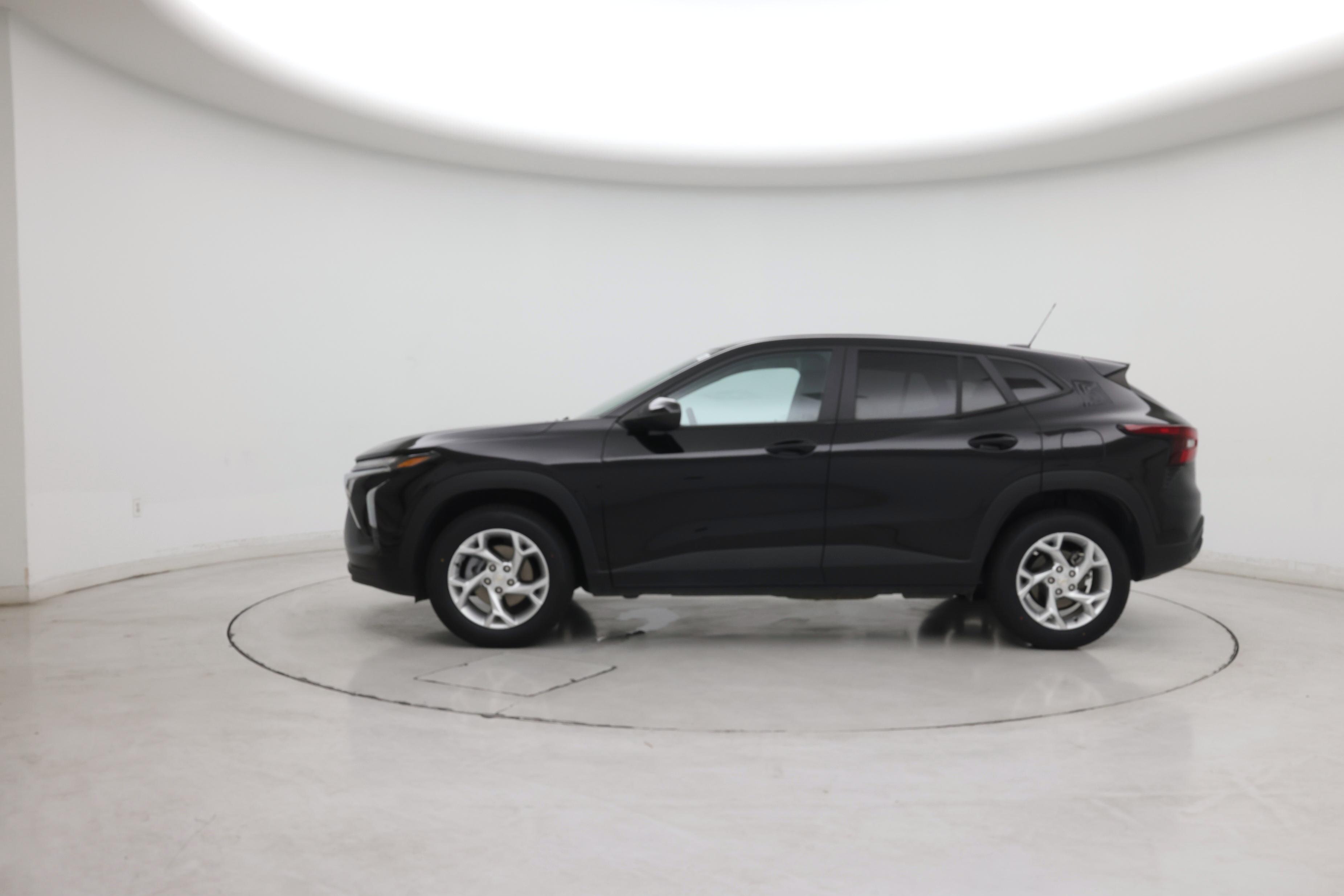 Thumbnail: 2025 Chevrolet Trax - 3