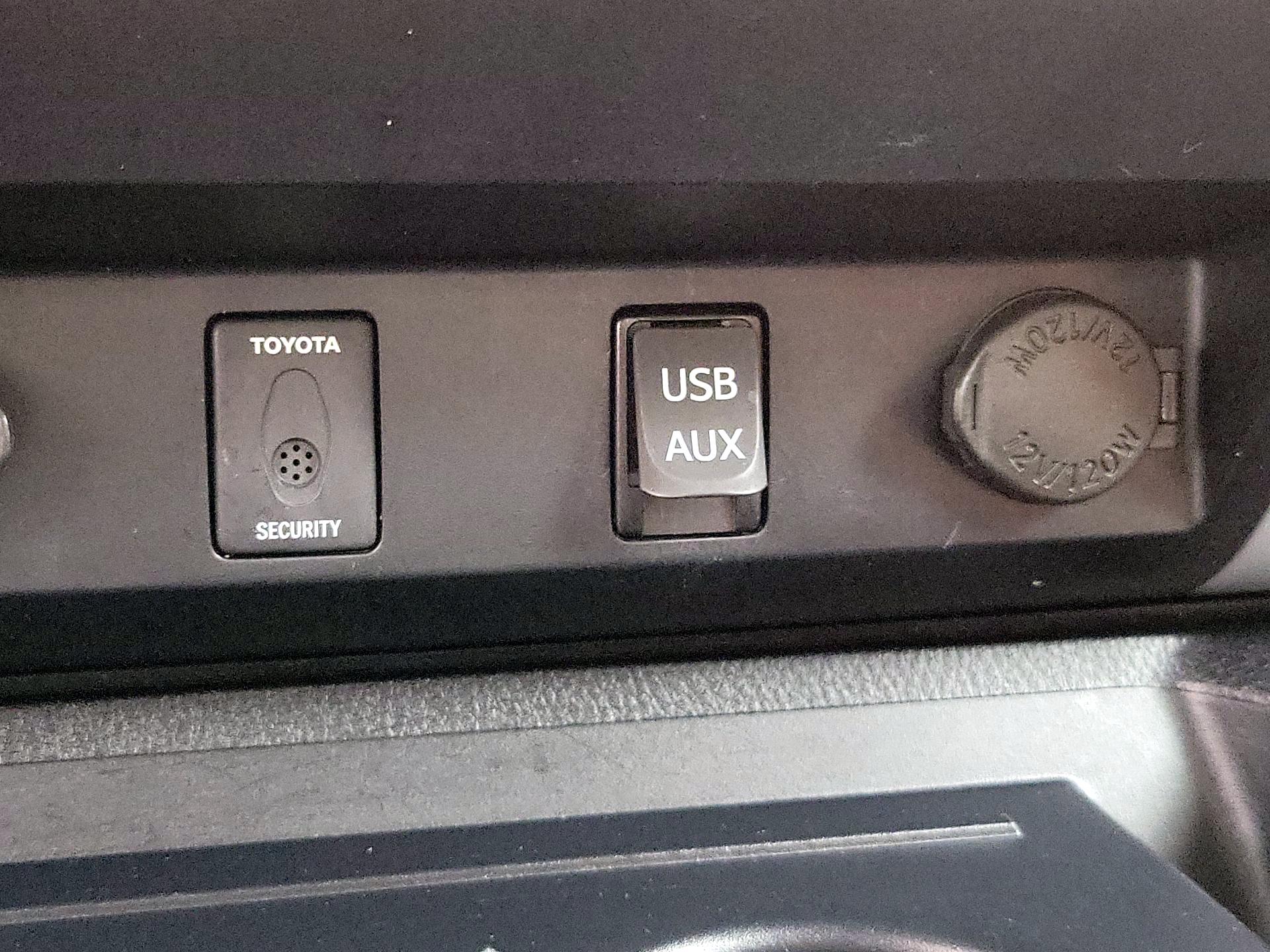 Thumbnail: 2016 Toyota Tundra - 18