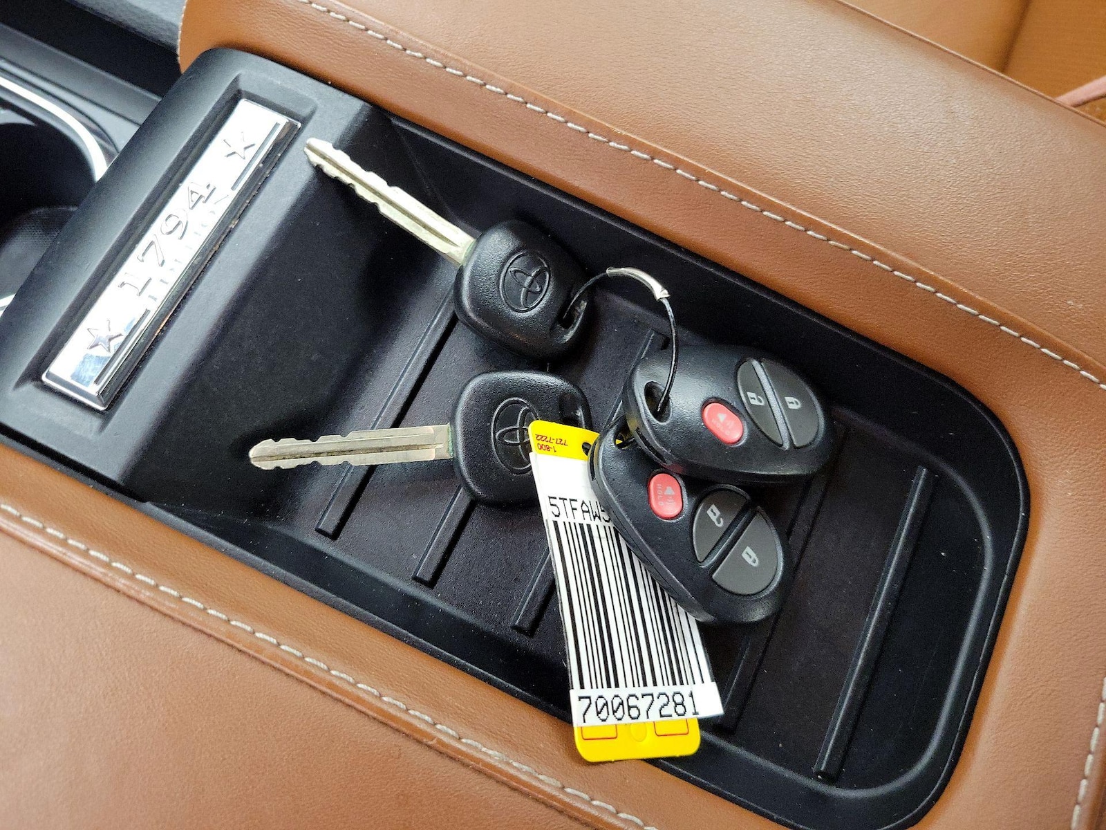 2016 Toyota Tundra Platinum - Photo 23