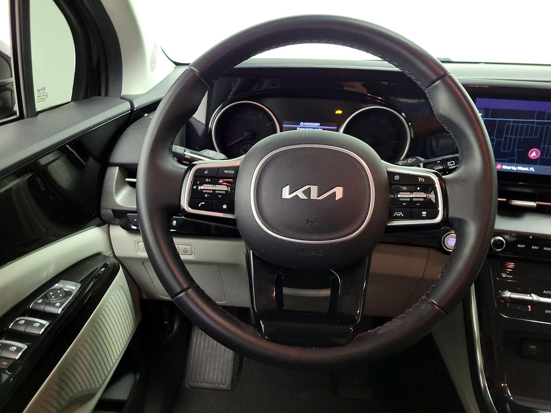 Thumbnail: 2022 Kia Carnival - 10