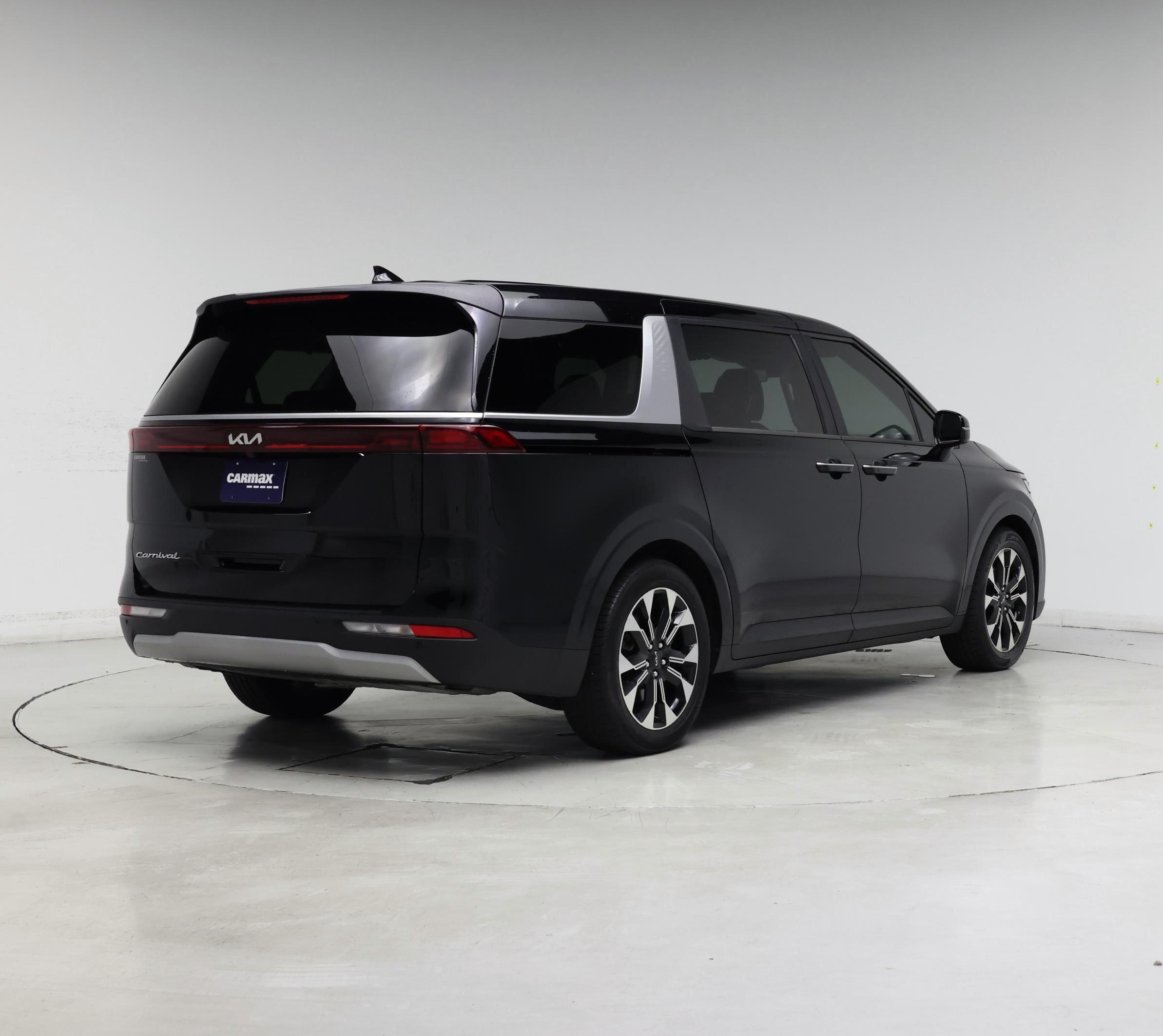 Thumbnail: 2022 Kia Carnival - 8