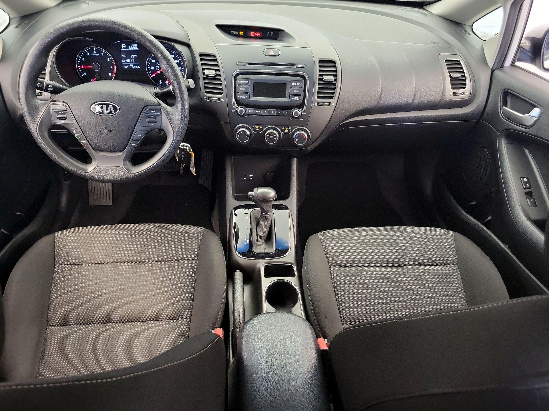 Thumbnail: 2017 Kia Forte - 9