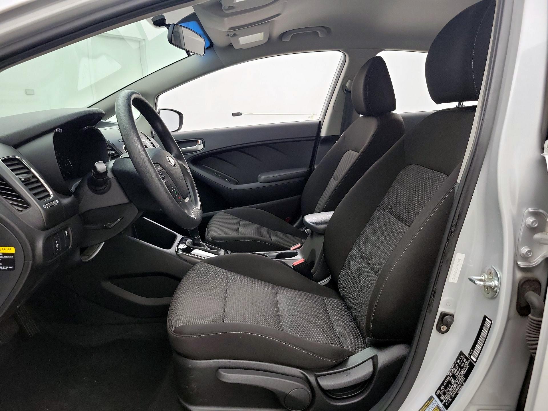Thumbnail: 2017 Kia Forte - 11