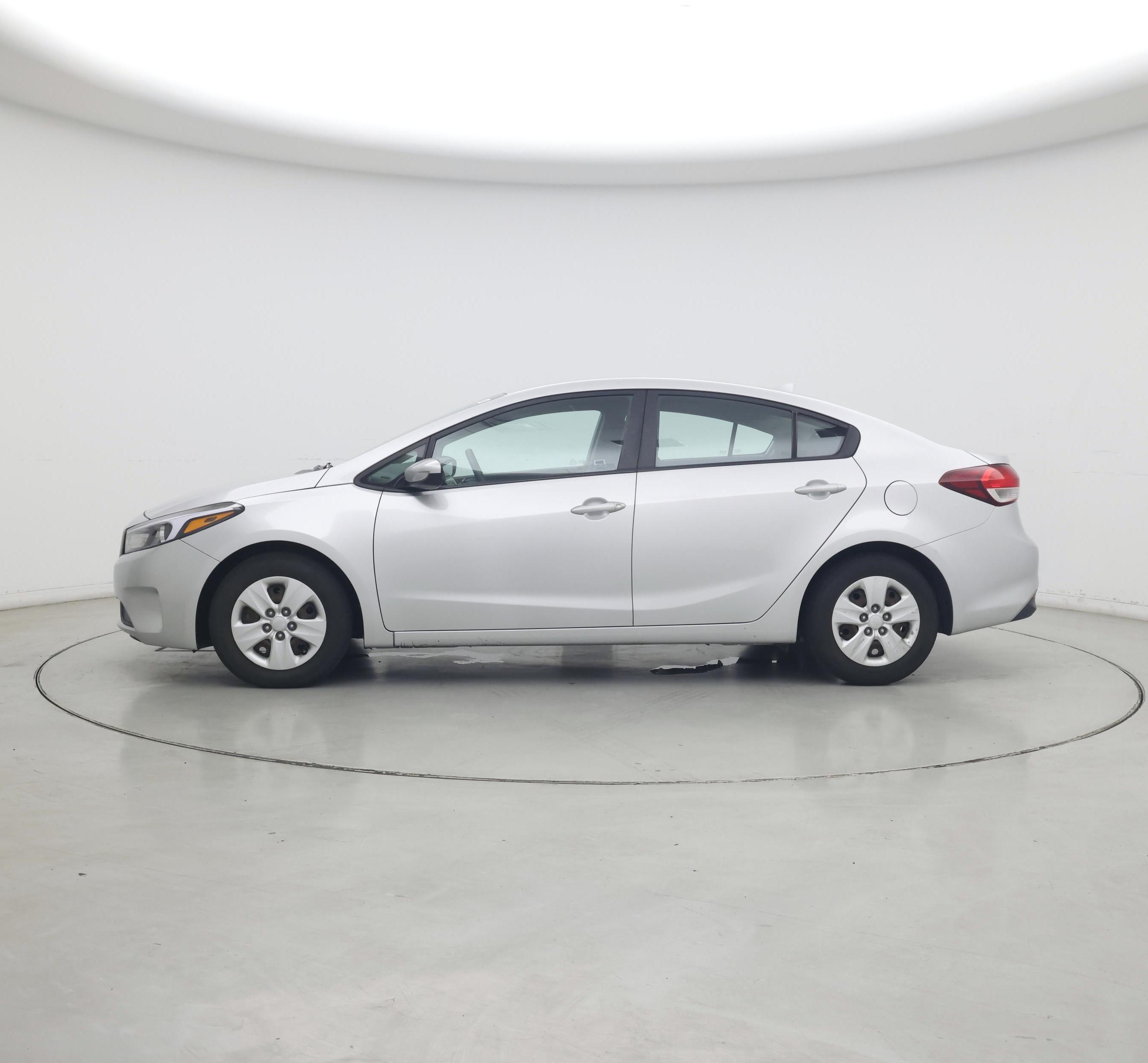 Thumbnail: 2017 Kia Forte - 3