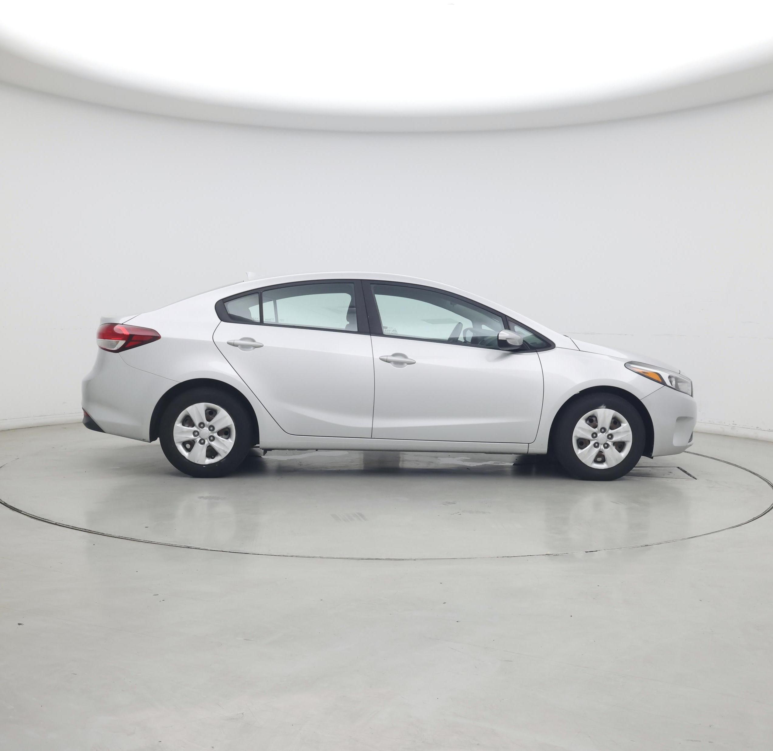 Thumbnail: 2017 Kia Forte - 7