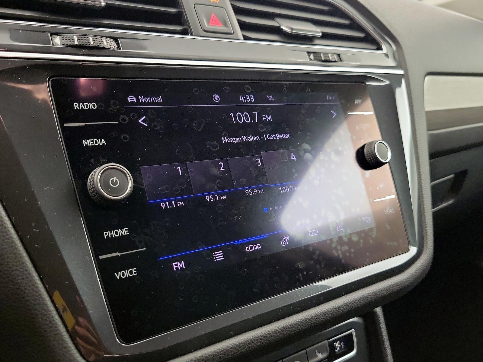 2021 Volkswagen Tiguan SE - Photo 16