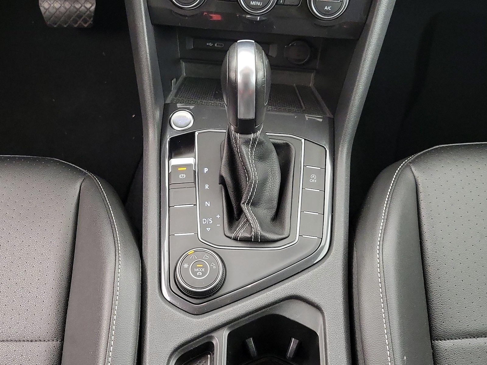 2021 Volkswagen Tiguan SE - Photo 18