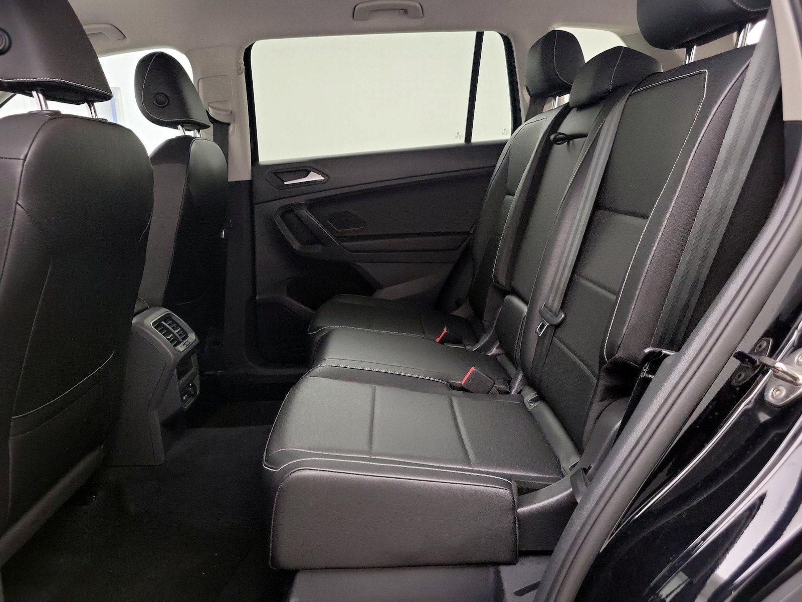 2021 Volkswagen Tiguan SE - Photo 20