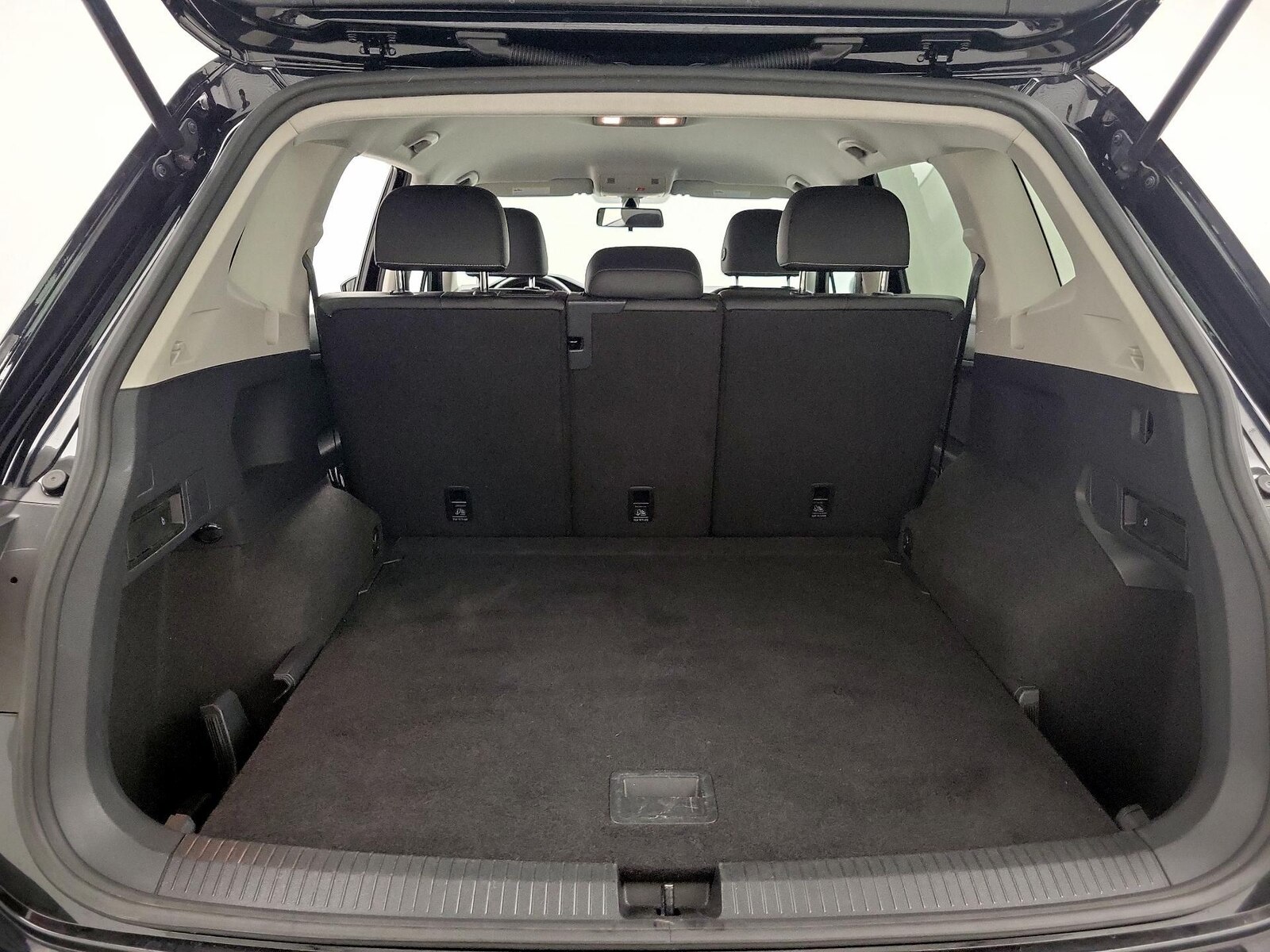 2021 Volkswagen Tiguan SE - Photo 21