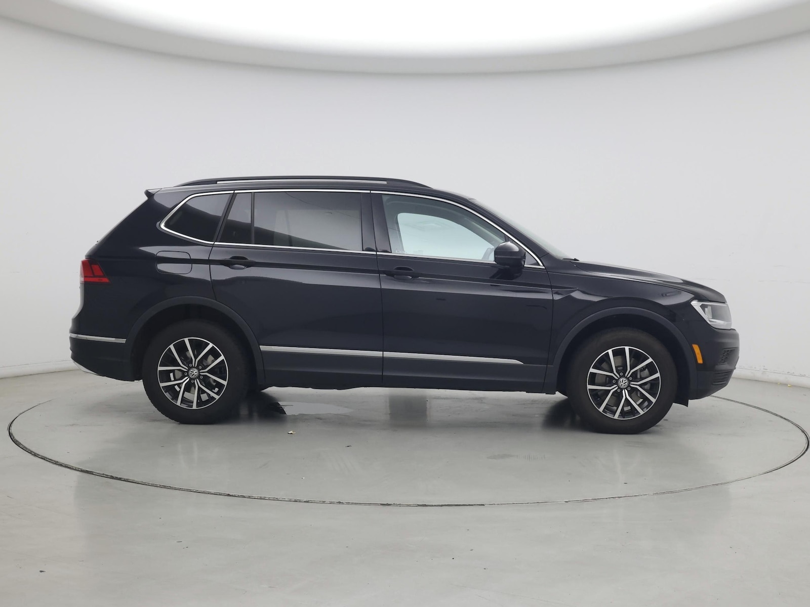 2021 Volkswagen Tiguan SE - Photo 8