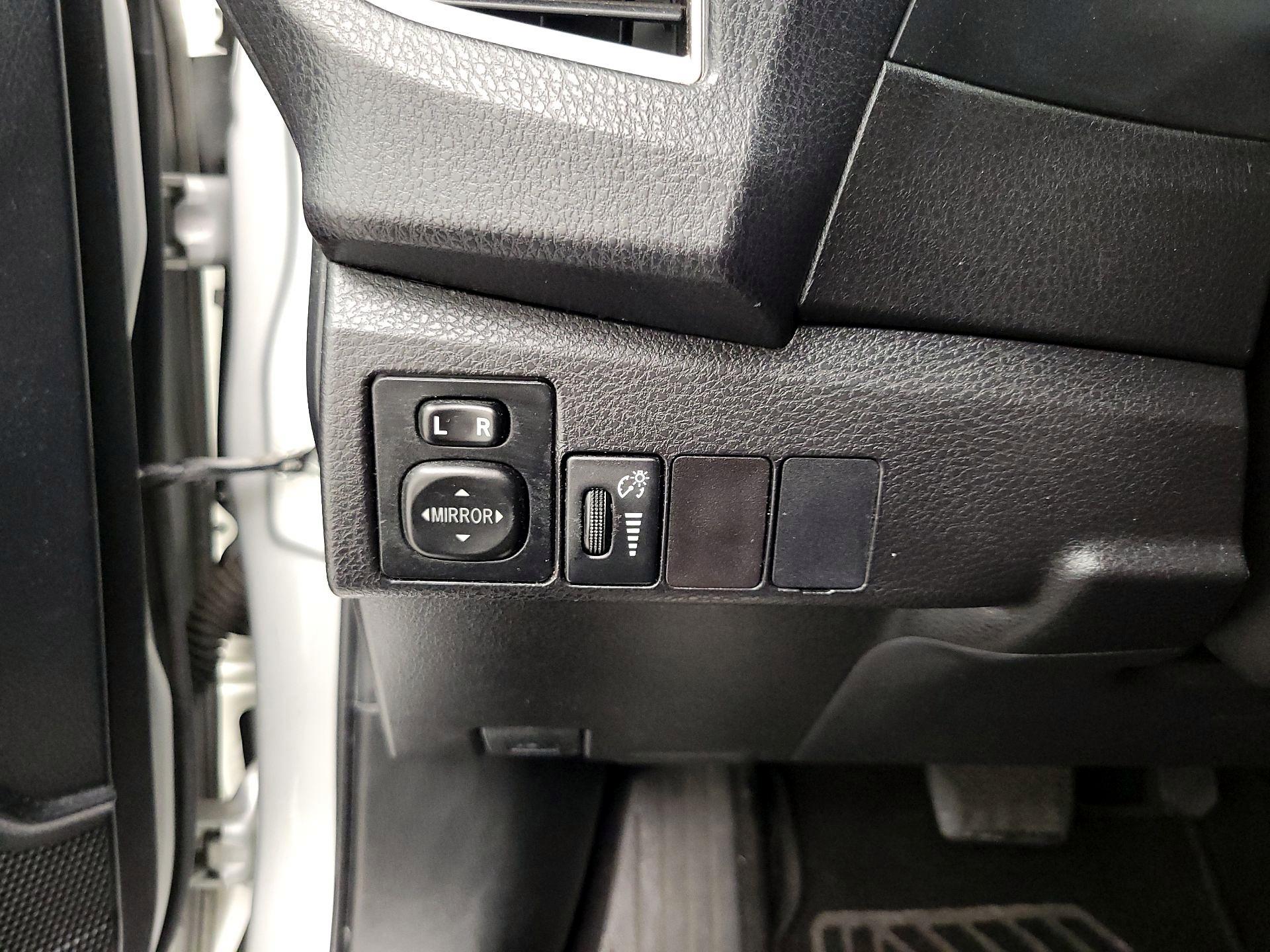 Thumbnail: 2014 Toyota Corolla - 13