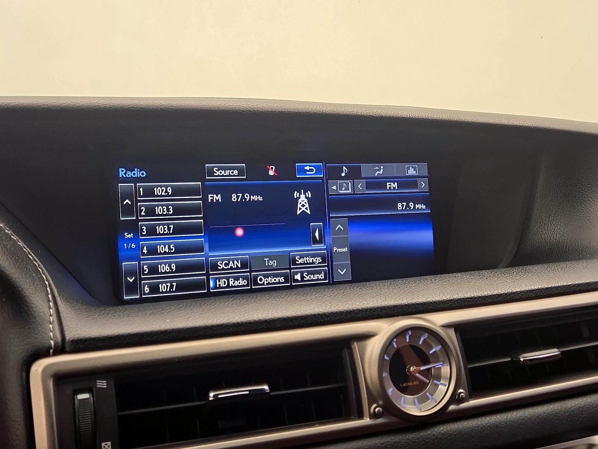 Thumbnail: 2015 Lexus GS - 15