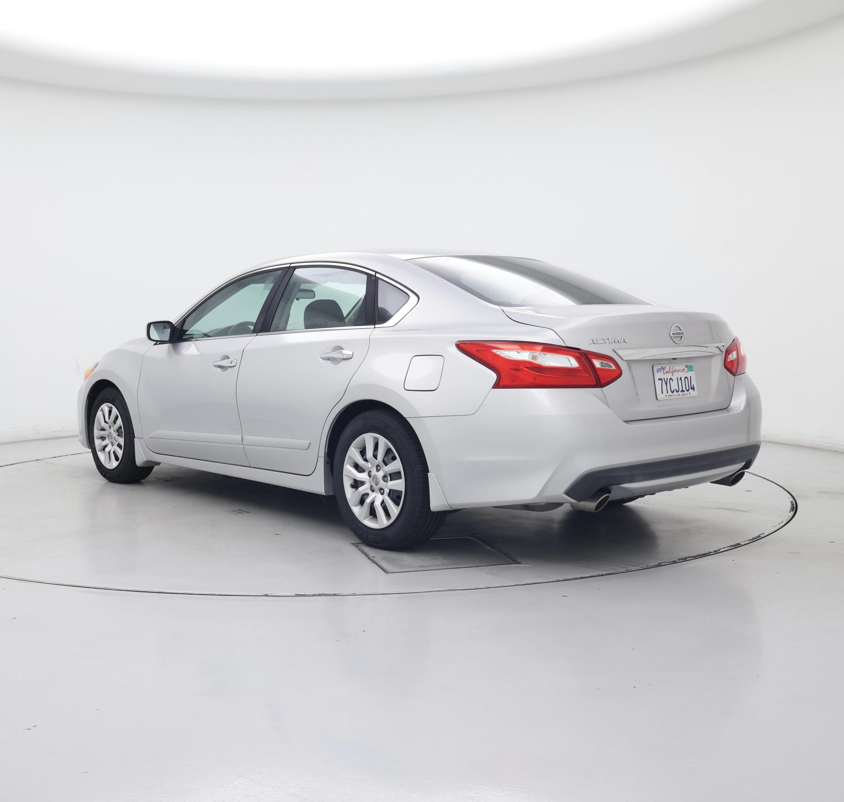 Thumbnail: 2016 Nissan Altima - 2