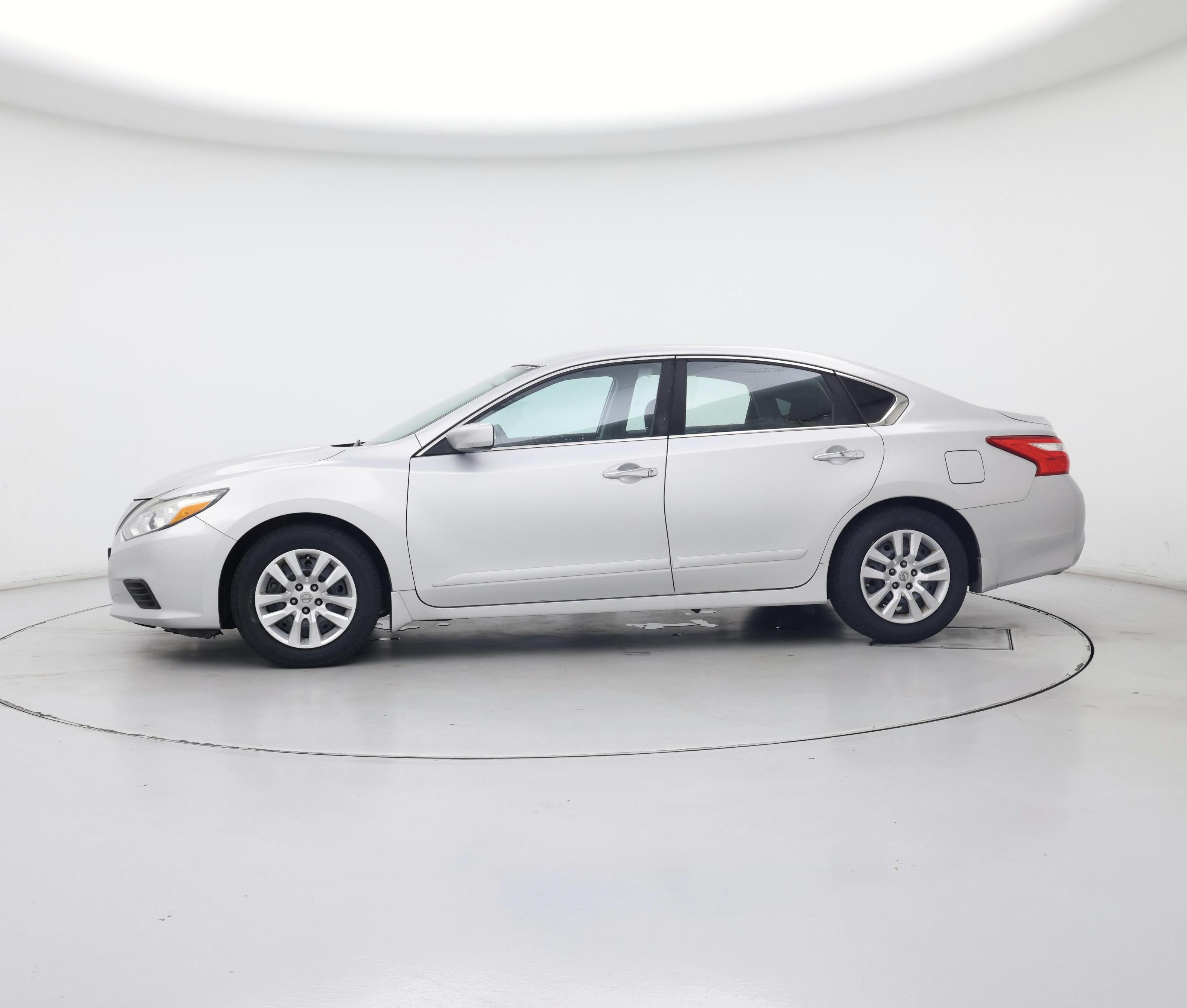 Thumbnail: 2016 Nissan Altima - 3