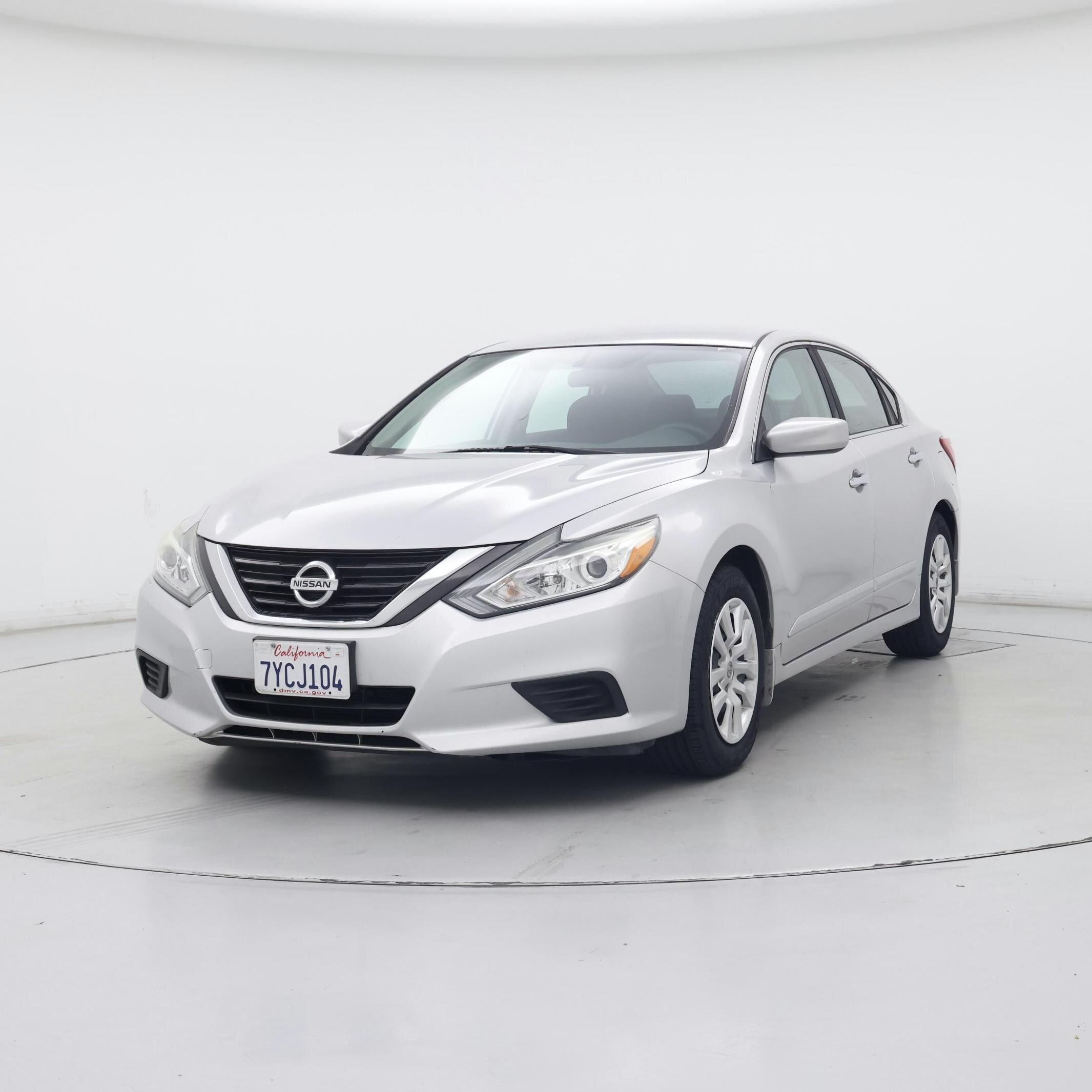 Thumbnail: 2016 Nissan Altima - 4