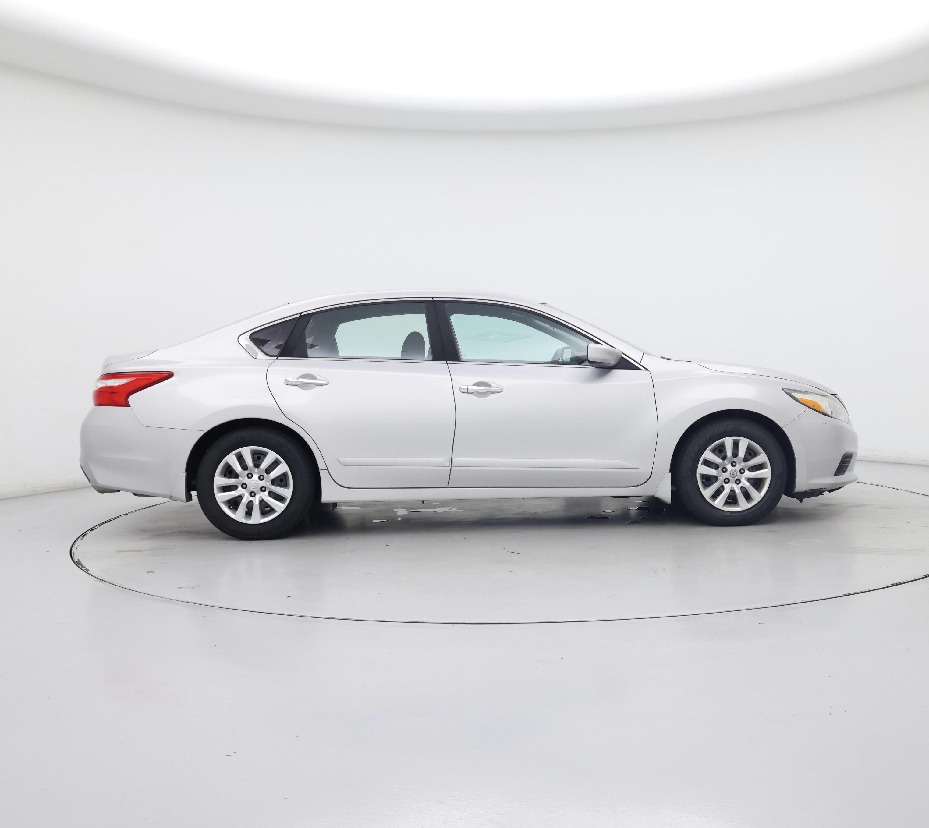 Thumbnail: 2016 Nissan Altima - 7