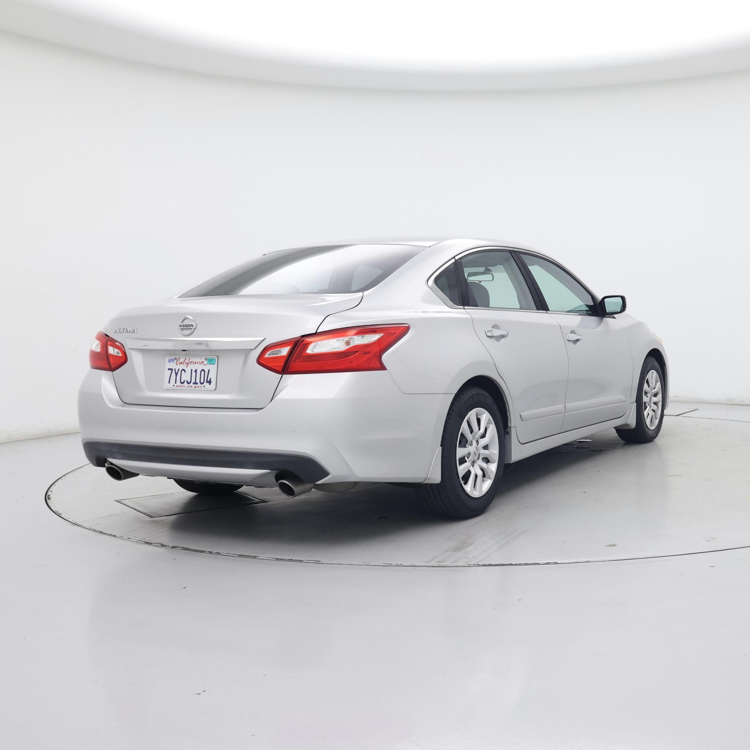 Thumbnail: 2016 Nissan Altima - 8