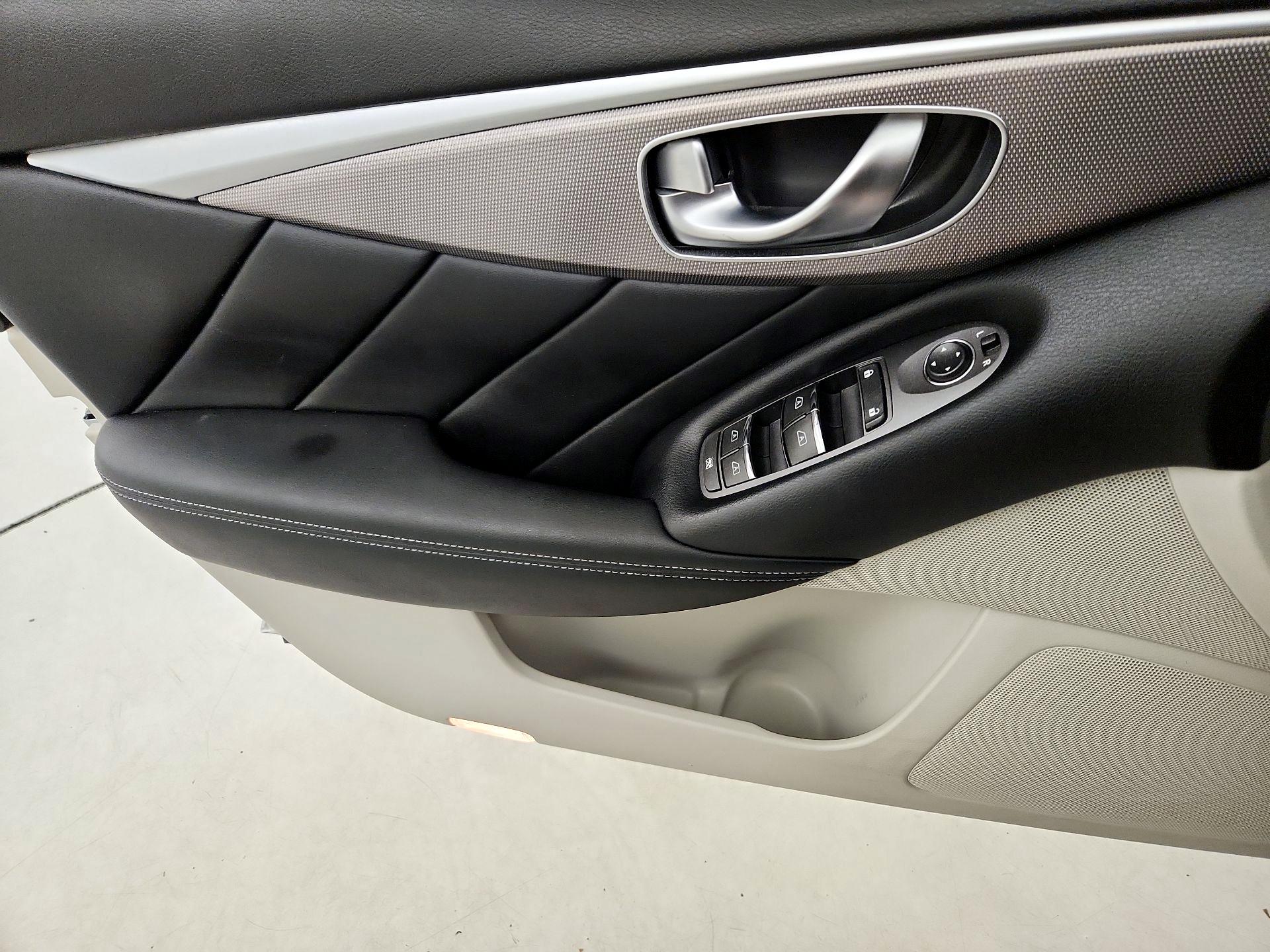Thumbnail: 2015 INFINITI Q50 - 12
