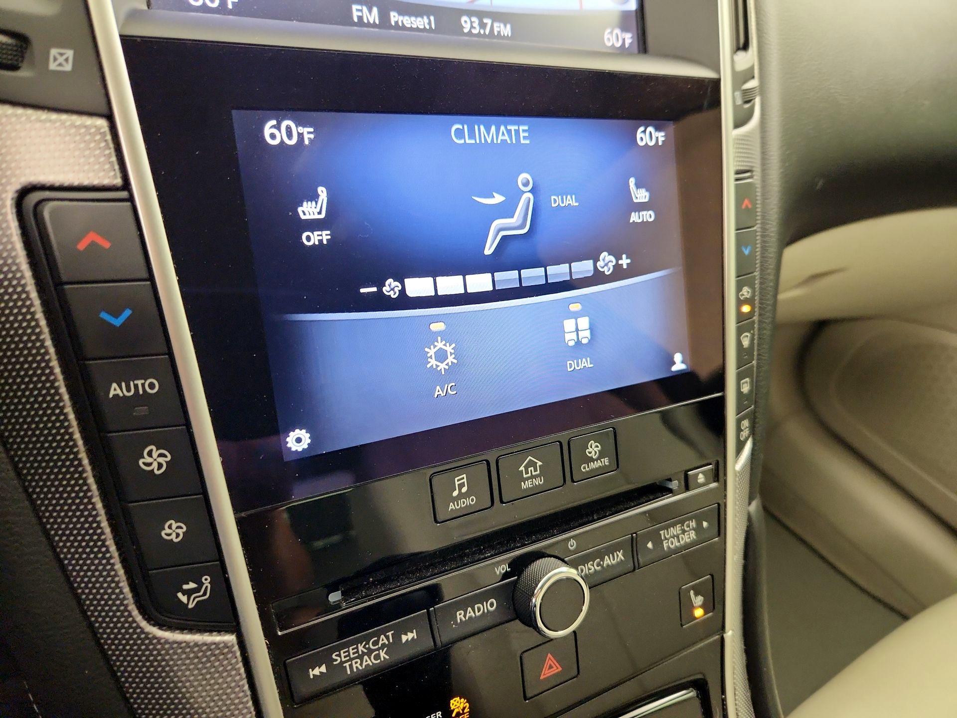Thumbnail: 2015 INFINITI Q50 - 17