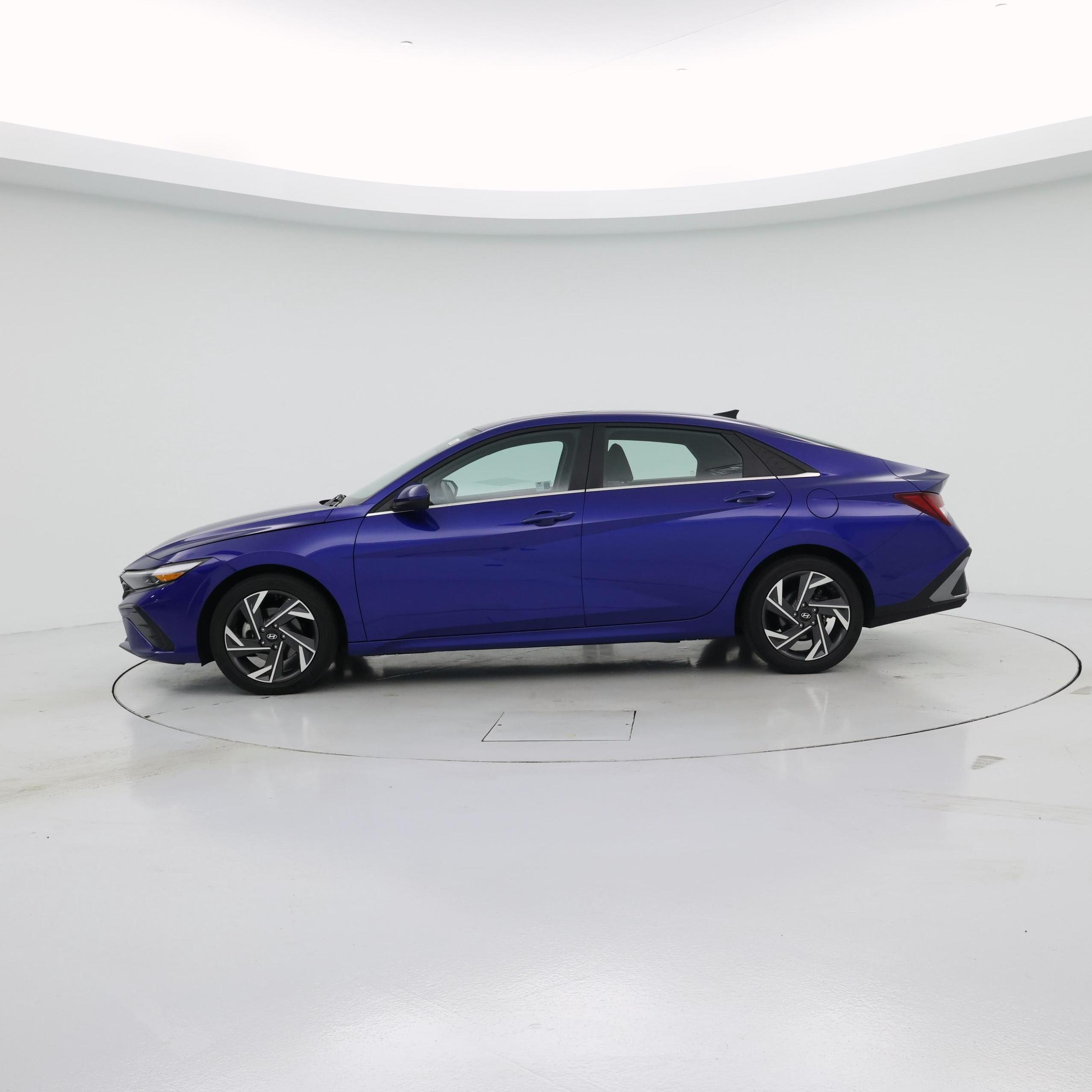 Thumbnail: 2024 Hyundai Elantra - 3