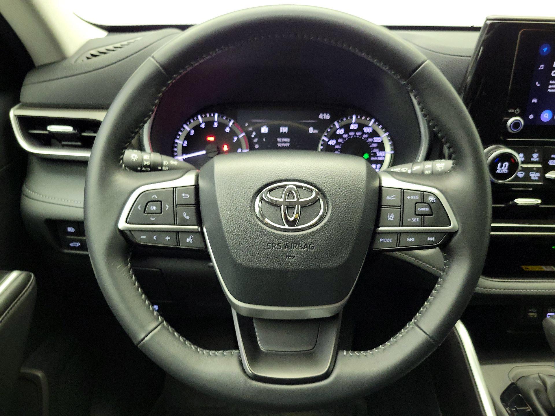 Thumbnail: 2025 Toyota Highlander - 10
