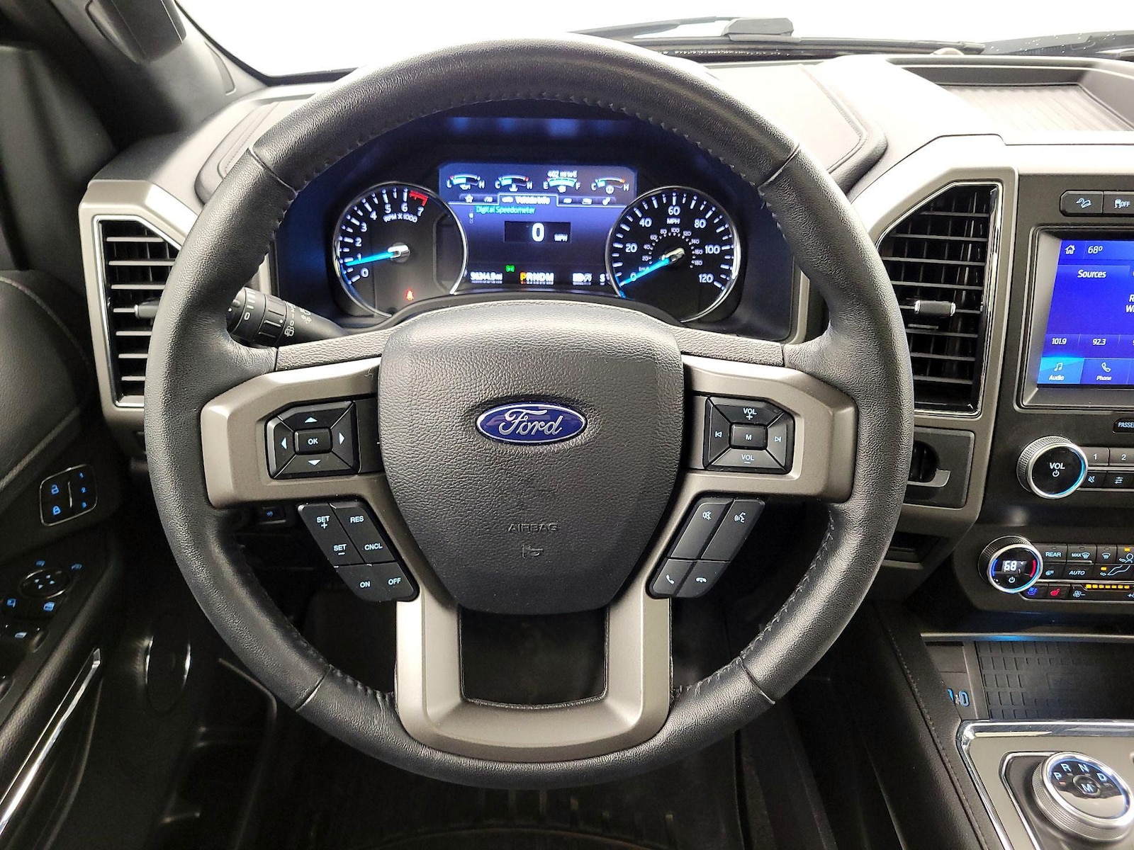 2020 Ford Expedition XLT - Photo 11