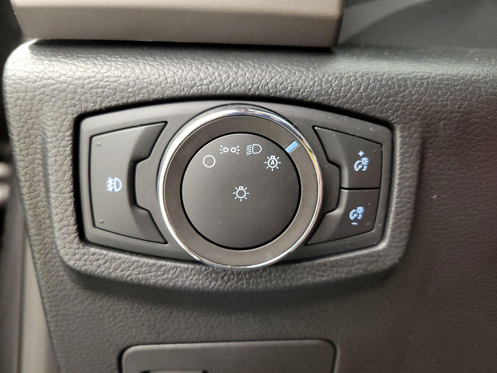 2020 Ford Expedition XLT - Photo 14