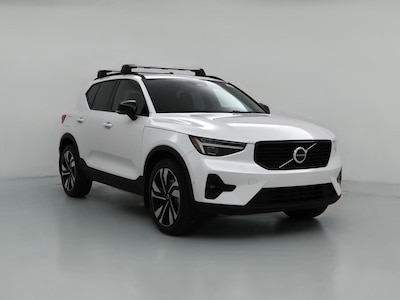 2024 Volvo XC40 B5 Ultimate Dark Theme