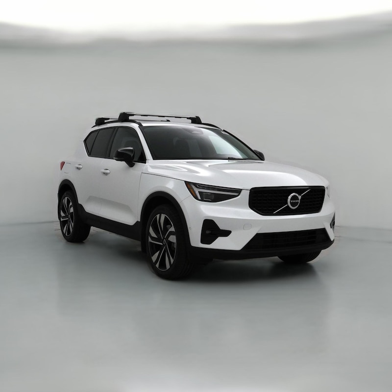 2024 Volvo XC40 B5 Ultimate Dark Theme