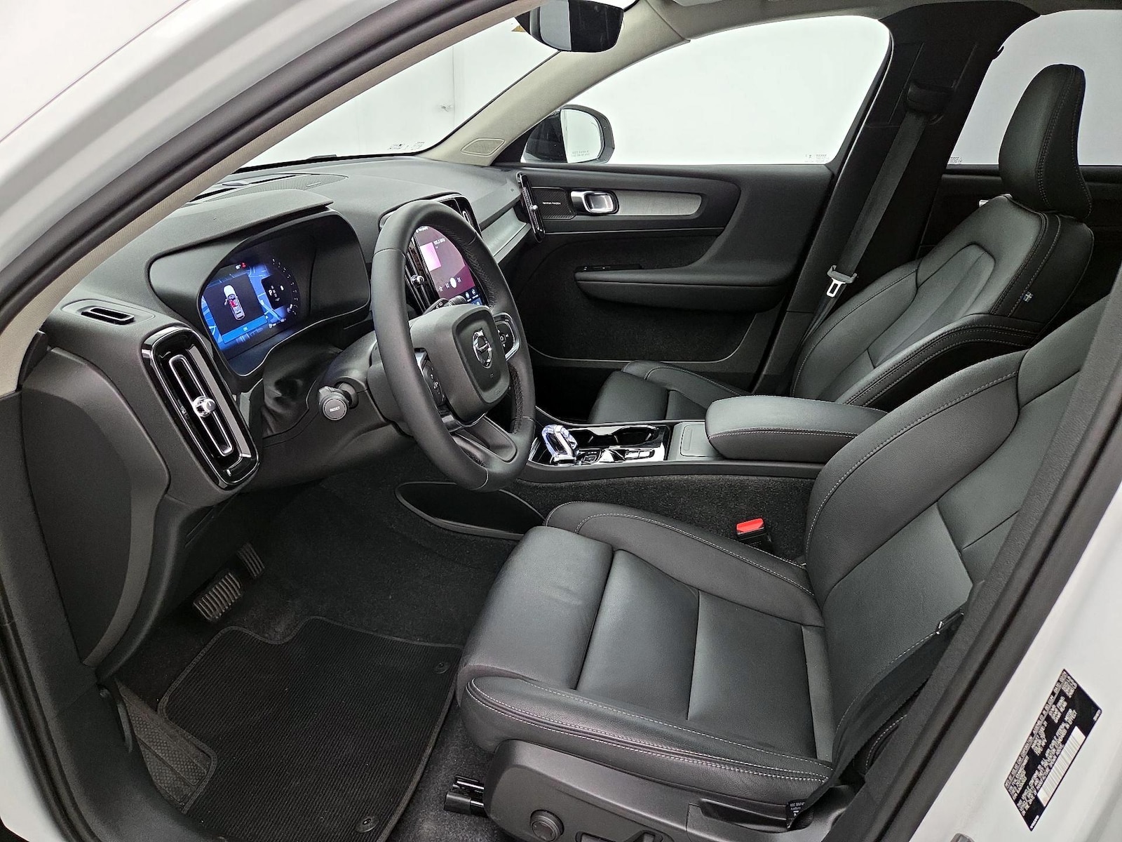2024 Volvo XC40 Ultimate - Photo 12