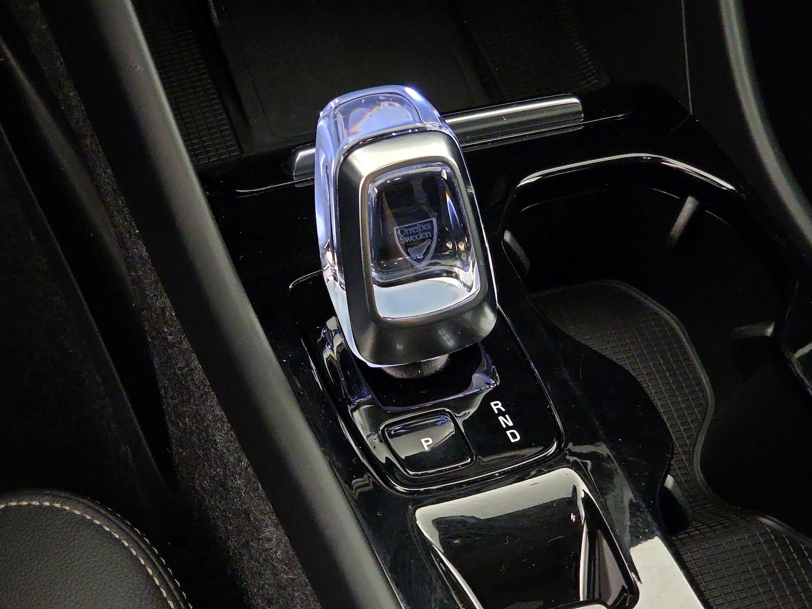 2024 Volvo XC40 Ultimate - Photo 18