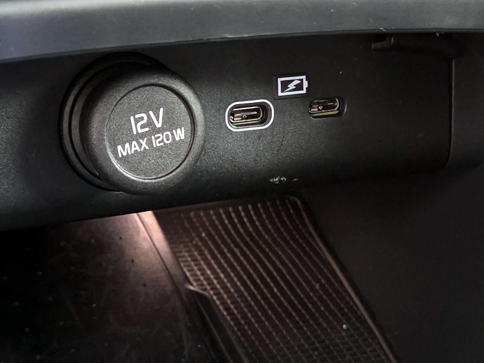 2024 Volvo XC40 Ultimate - Photo 19