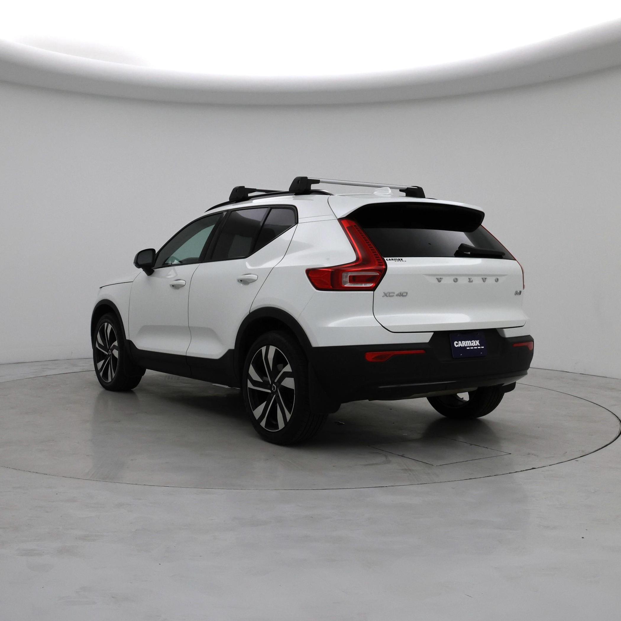 Thumbnail: 2024 Volvo XC40 - 2