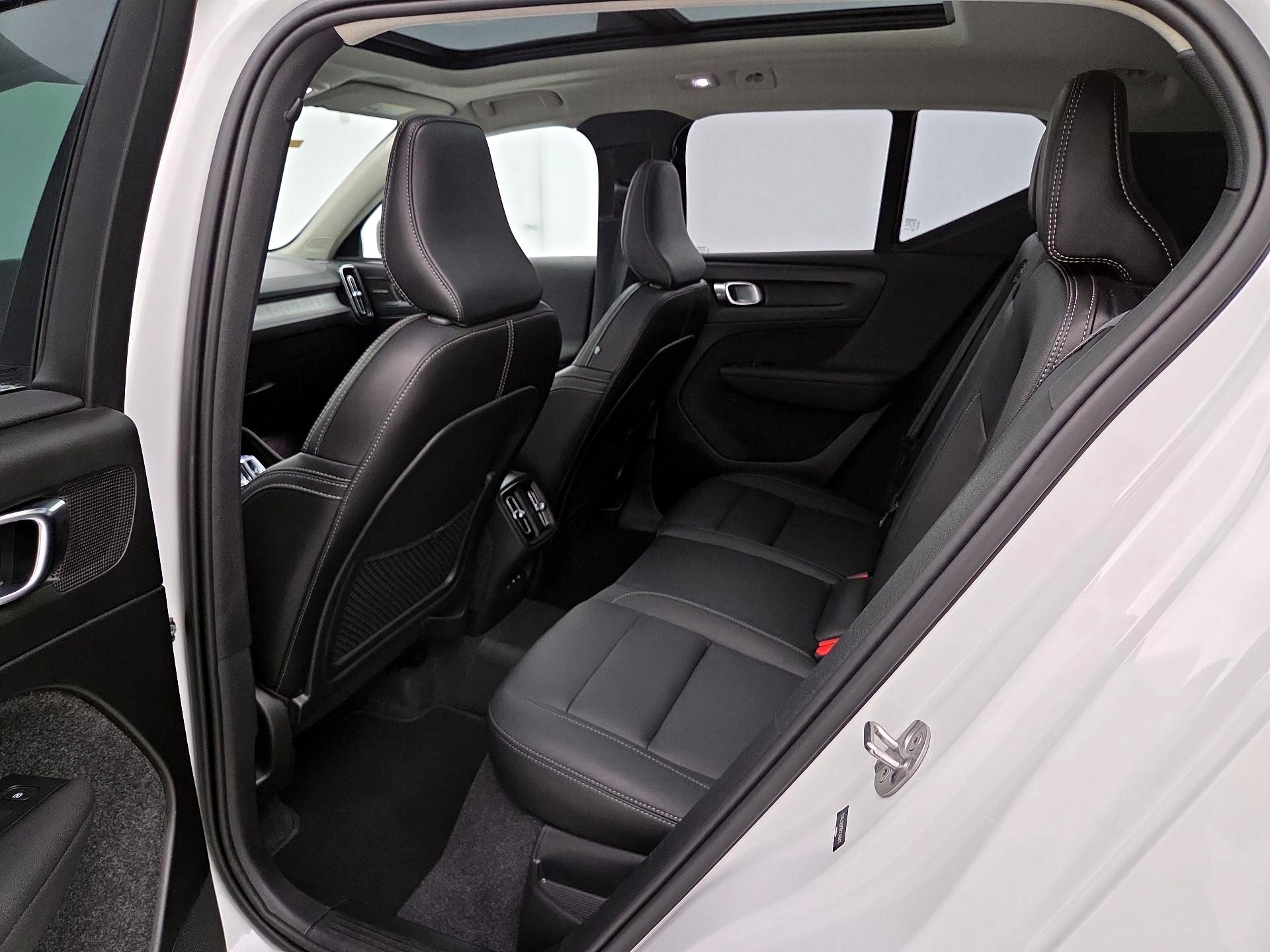 Thumbnail: 2024 Volvo XC40 - 20