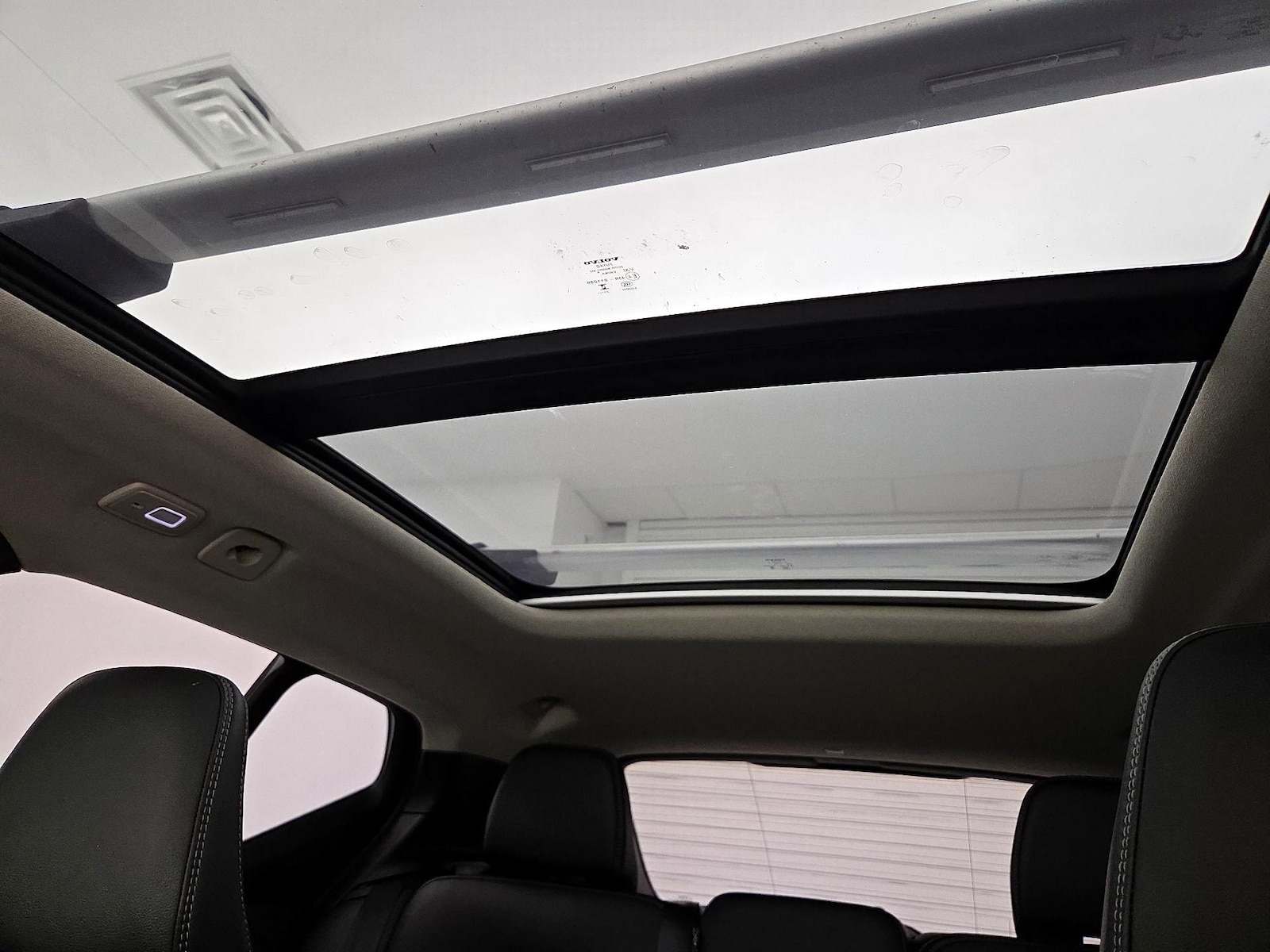 2024 Volvo XC40 Ultimate - Photo 25