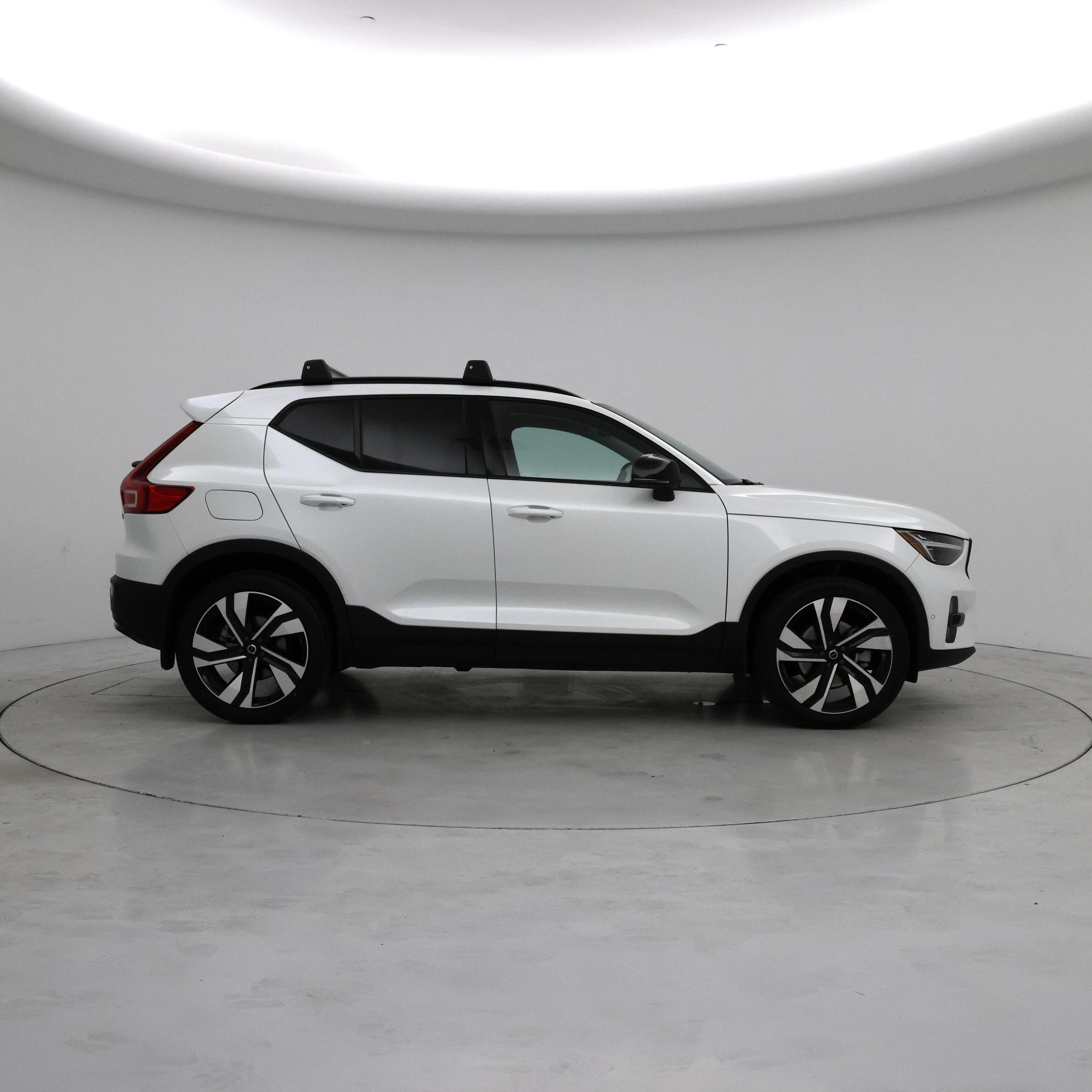 Thumbnail: 2024 Volvo XC40 - 7