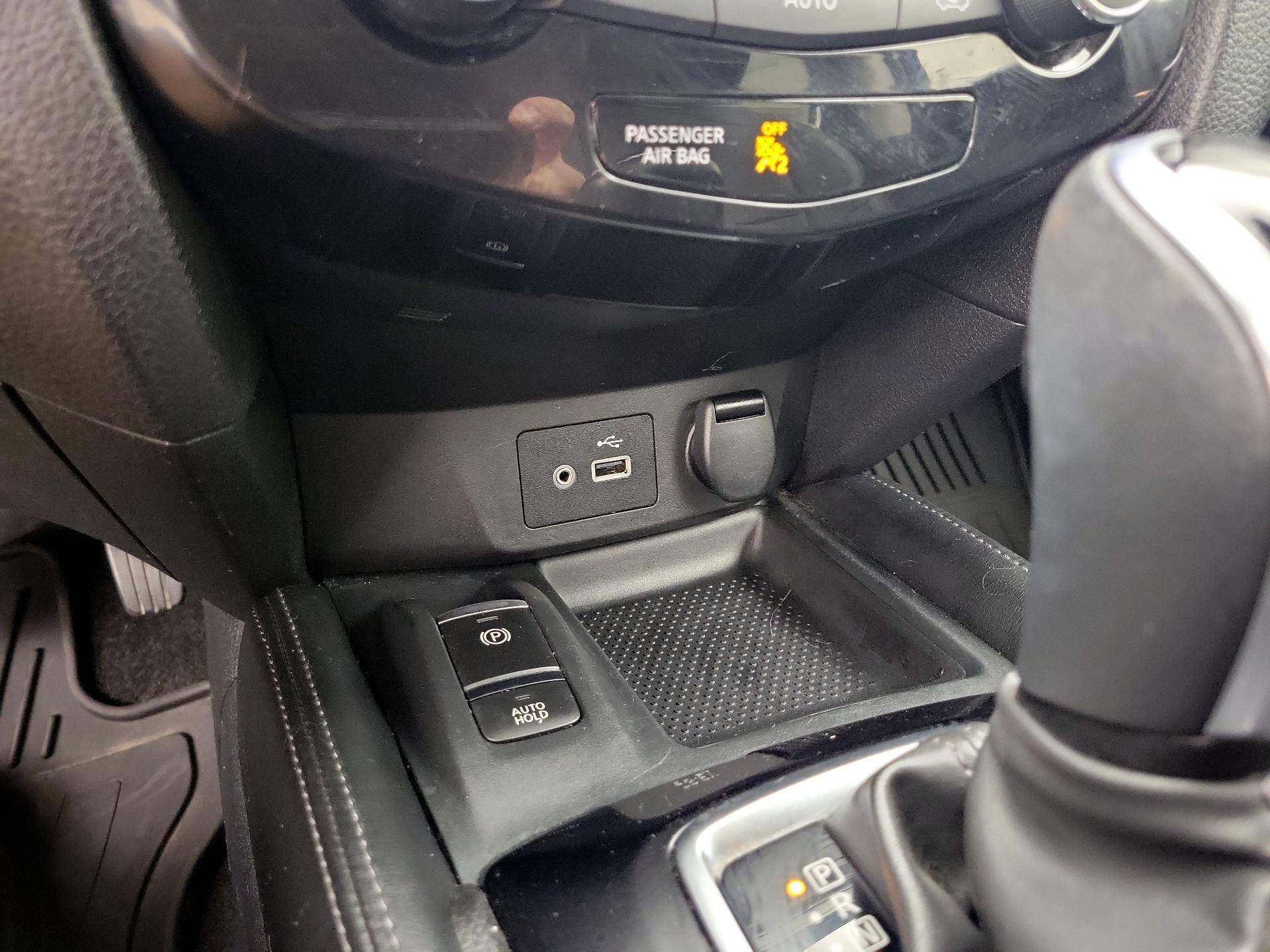 Thumbnail: 2019 Nissan Rogue - 19